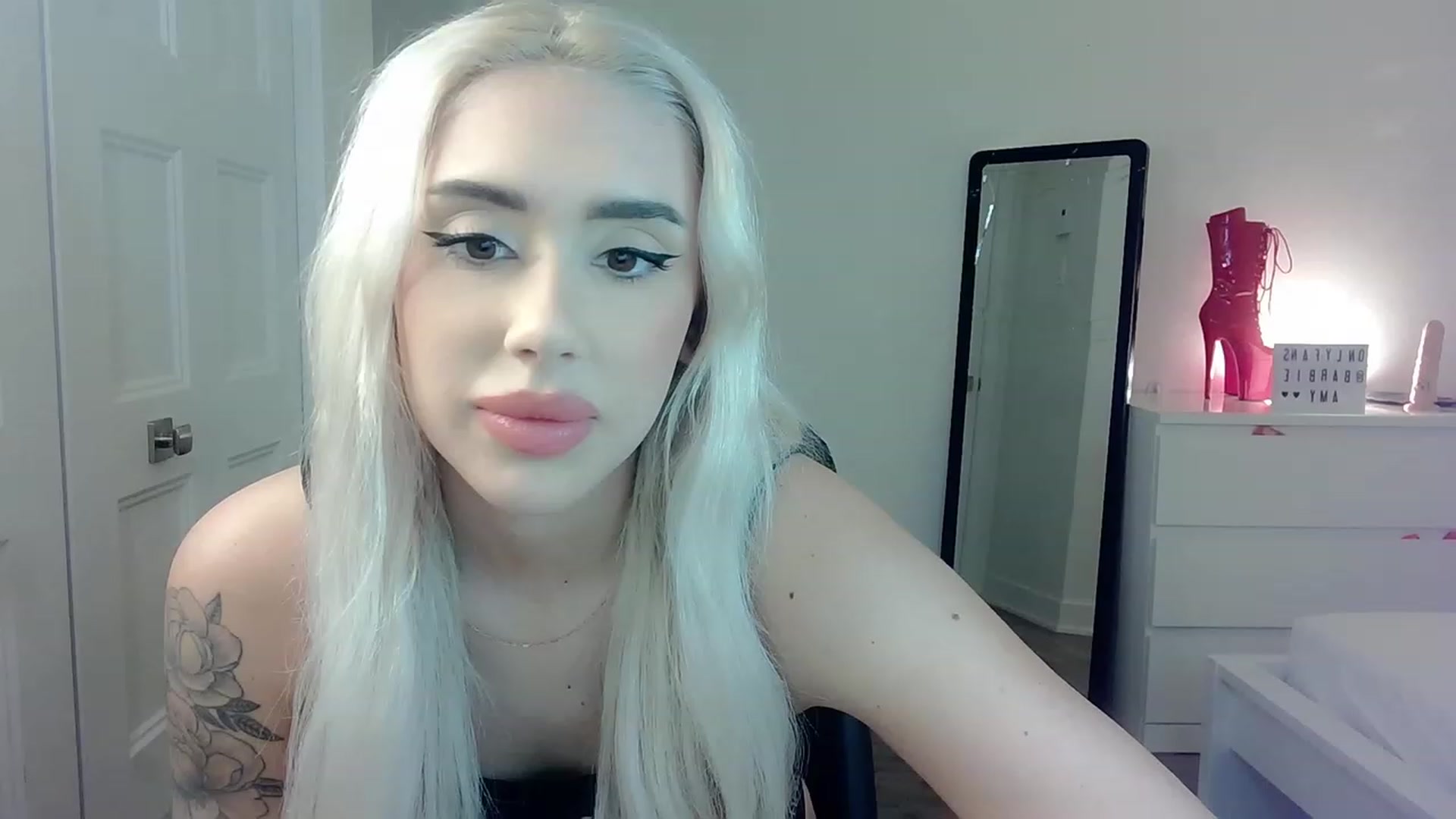 Gallery image thumbnail from BarbieAmy's myfreecams stream on, 02/12/2023, 02:23 image 15 of 20