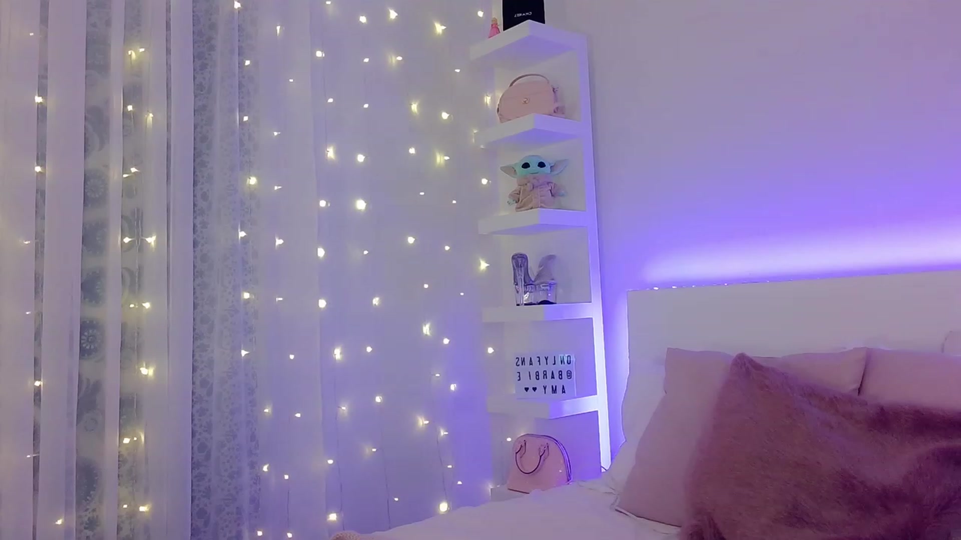 Gallery image thumbnail from BarbieAmy's myfreecams stream on, 02/21/2023, 24:01 image 2 of 20