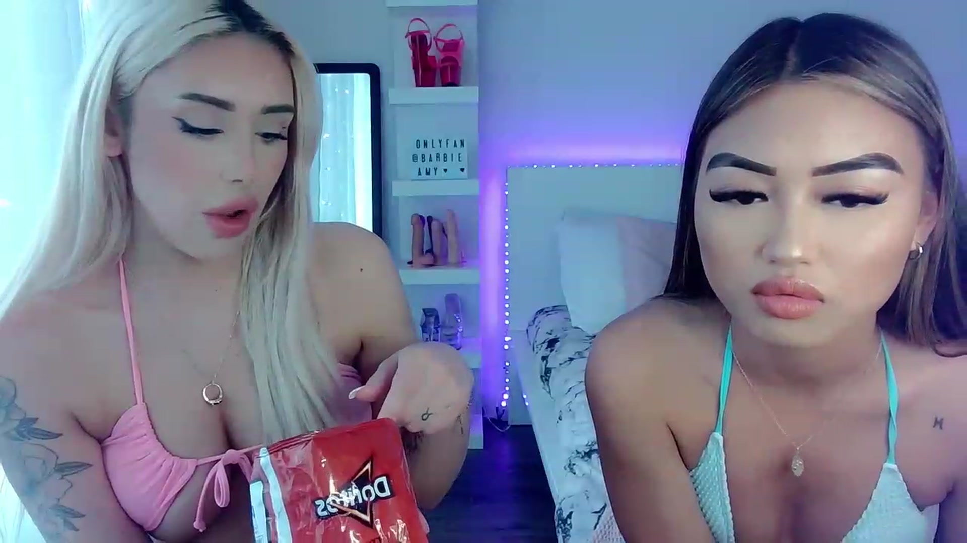 Gallery image thumbnail from BarbieAmy's myfreecams stream on, 03/27/2023, 22:46 image 15 of 20