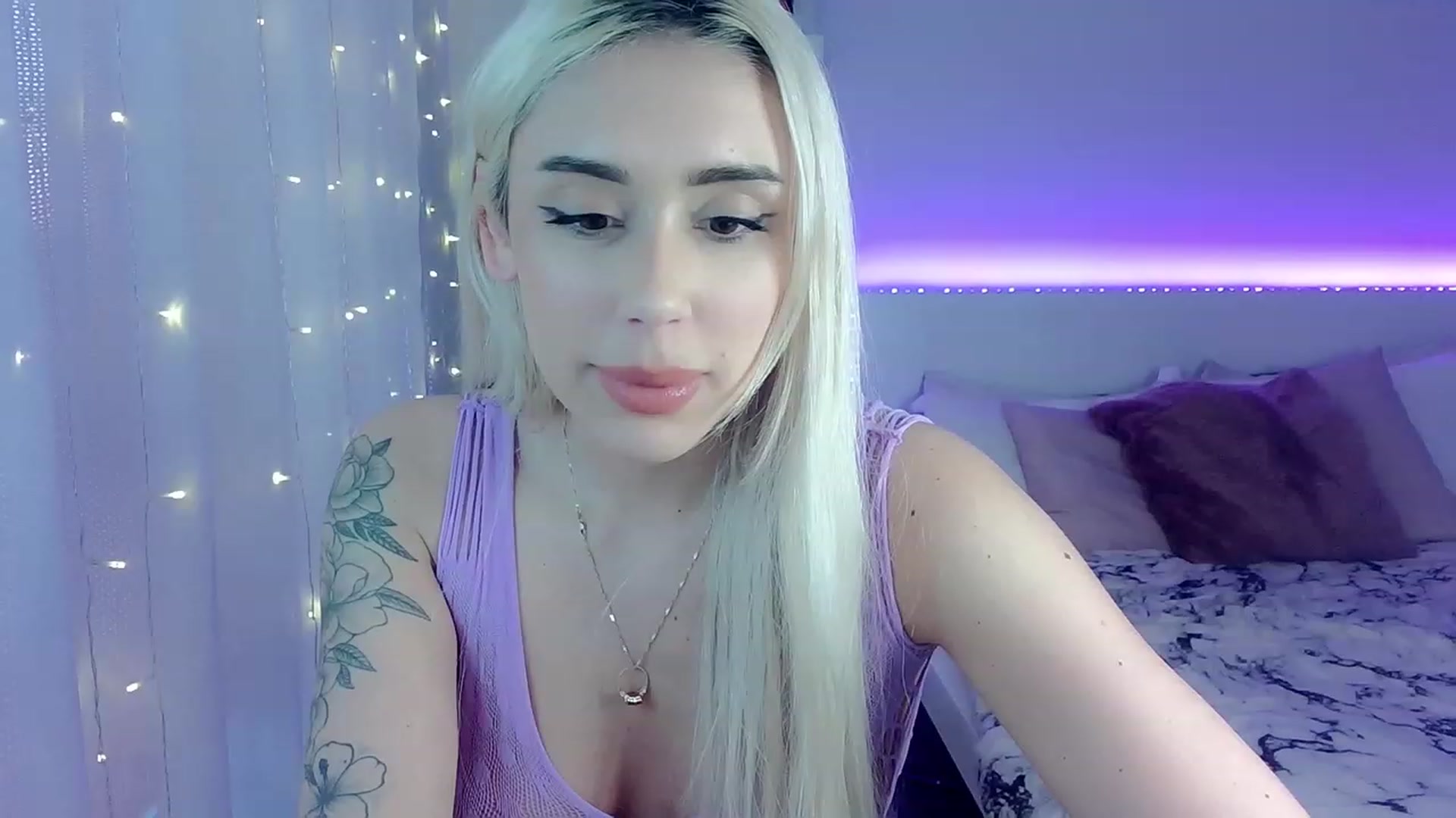 Gallery image thumbnail from BarbieAmy's myfreecams stream on, 03/29/2023, 24:23 image 3 of 20