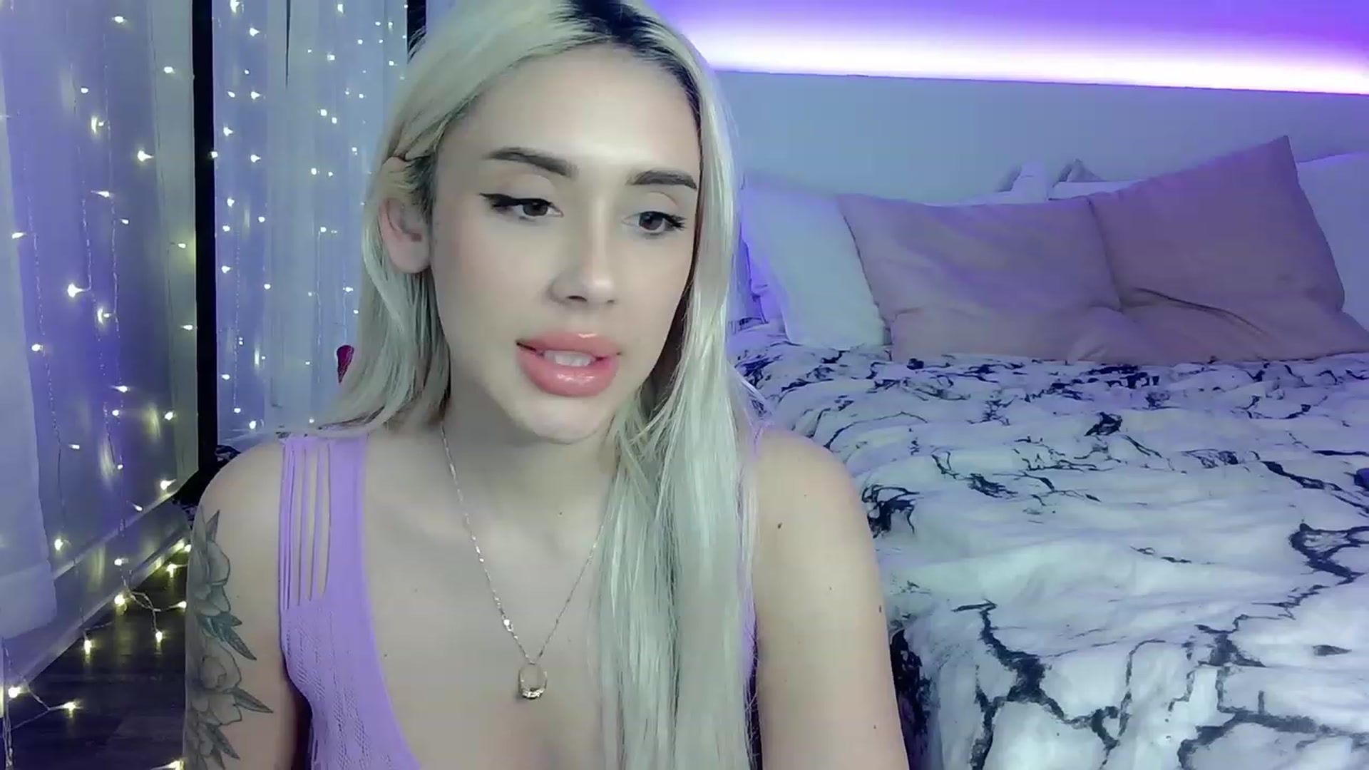 Gallery image thumbnail from BarbieAmy's myfreecams stream on, 03/29/2023, 24:23 image 19 of 20