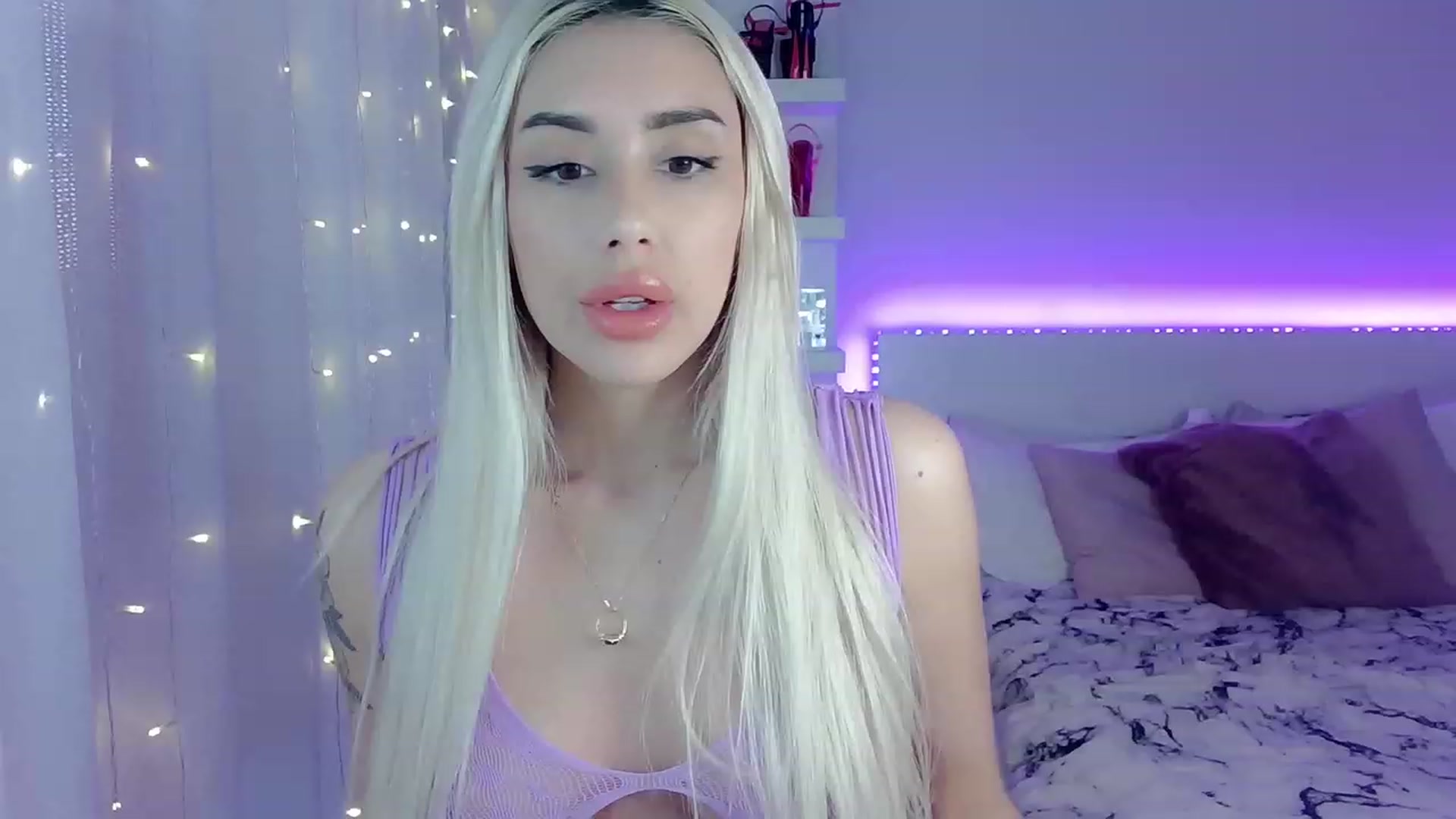 Gallery image thumbnail from BarbieAmy's myfreecams stream on, 03/29/2023, 24:23 image 4 of 20