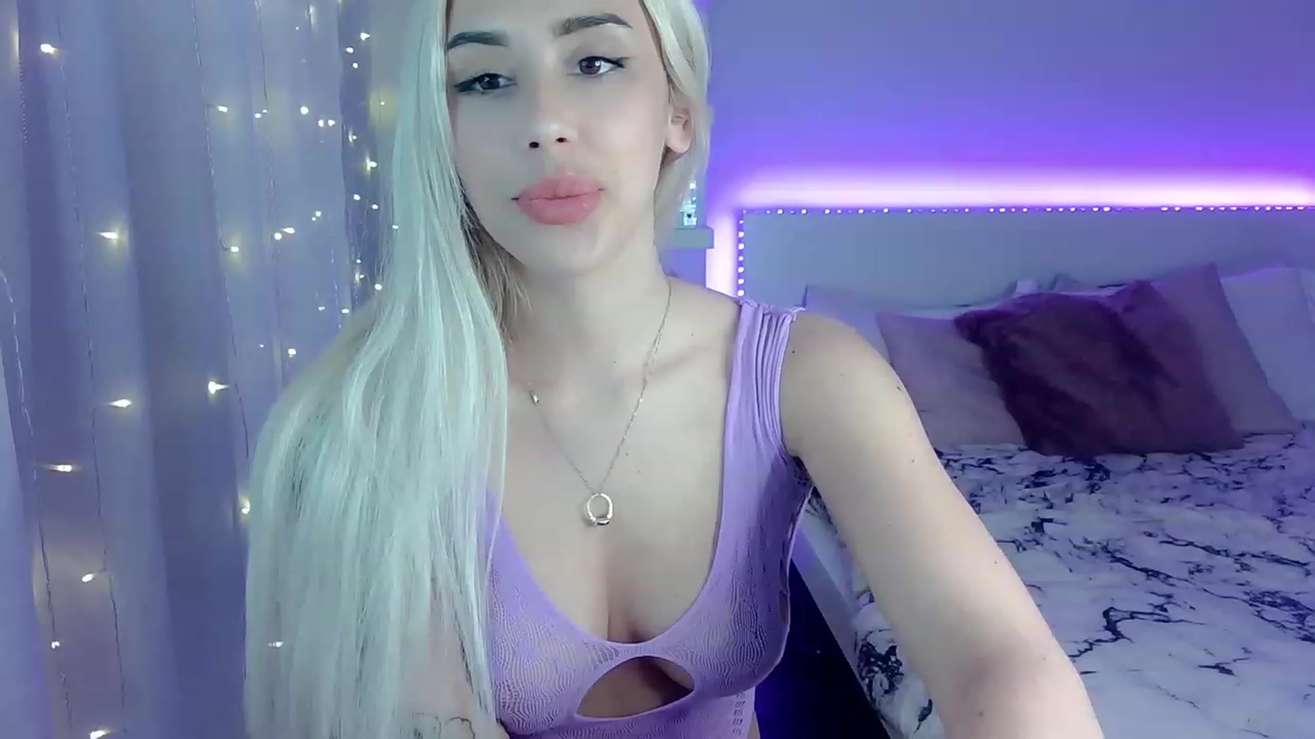 Gallery image thumbnail from BarbieAmy's myfreecams stream on, 03/29/2023, 24:23 image 7 of 20