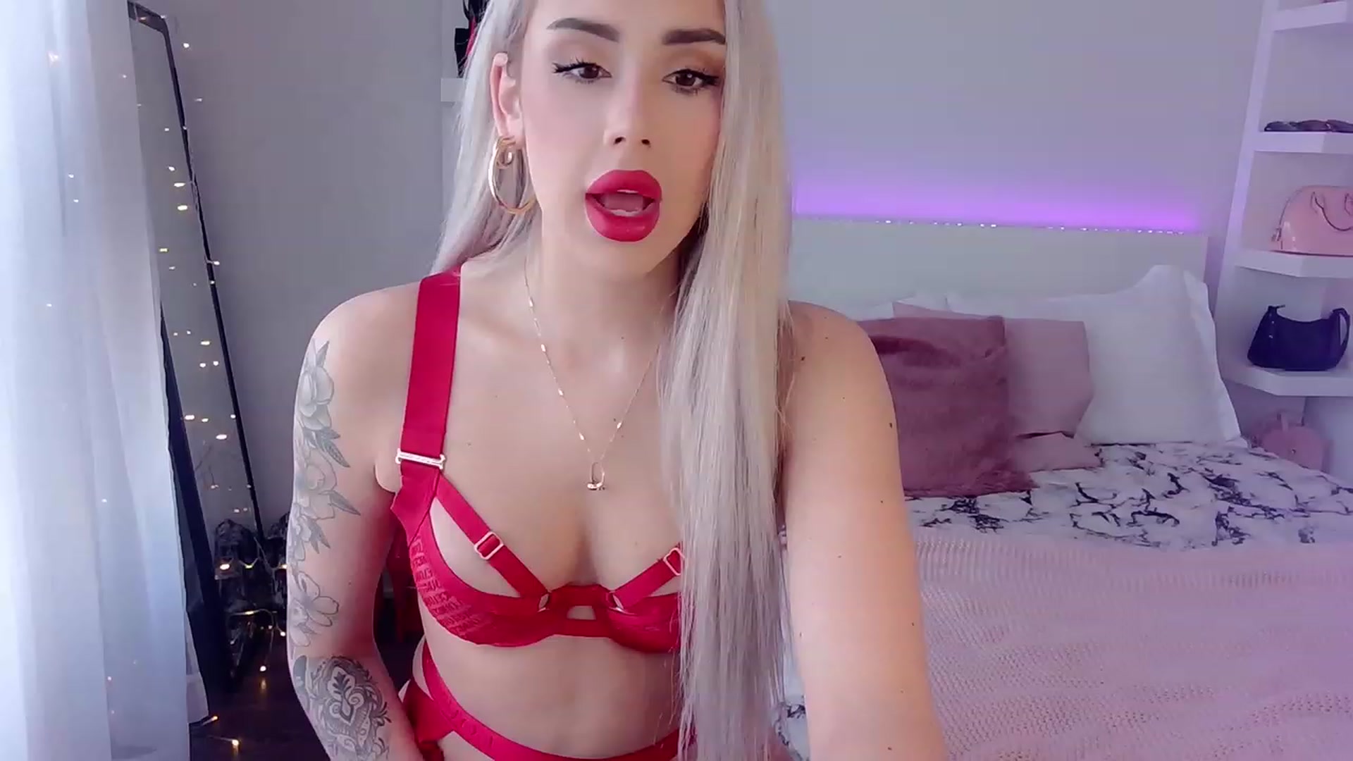 Gallery image thumbnail from BarbieAmy's myfreecams stream on, 04/08/2023, 17:18 image 8 of 20