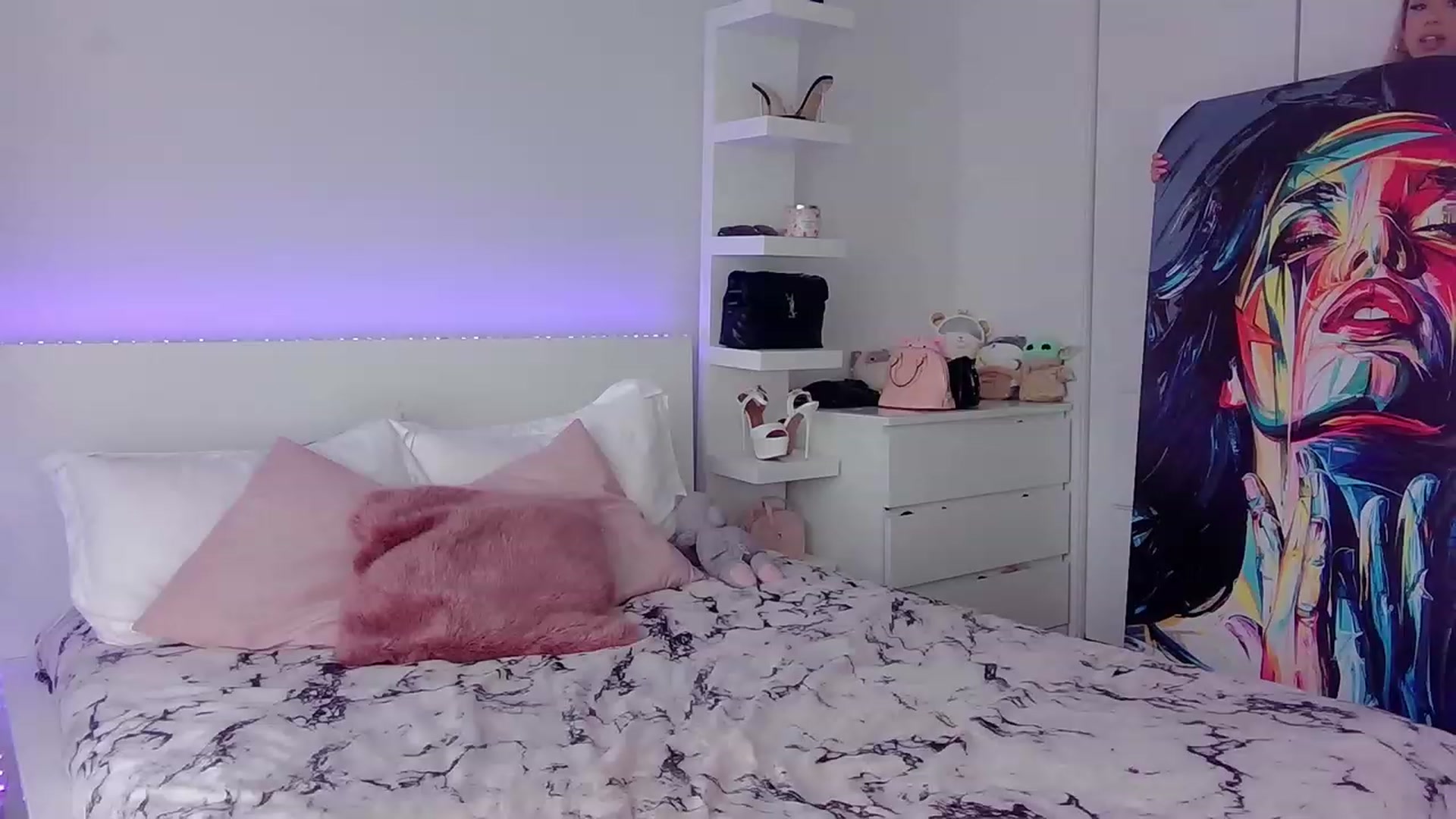 Gallery image thumbnail from BarbieAmy's myfreecams stream on, 04/26/2023, 18:18 image 2 of 20