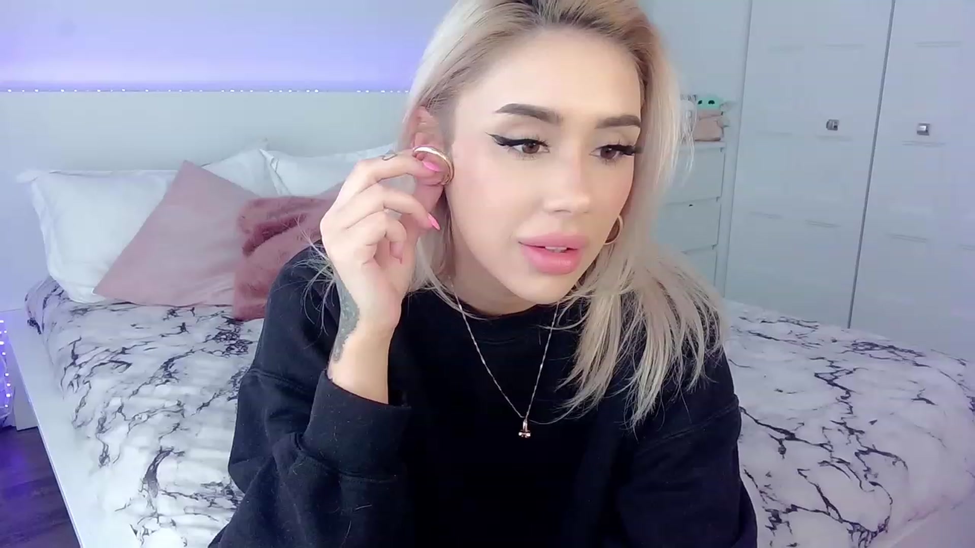 Gallery image thumbnail from BarbieAmy's myfreecams stream on, 04/26/2023, 18:18 image 11 of 20