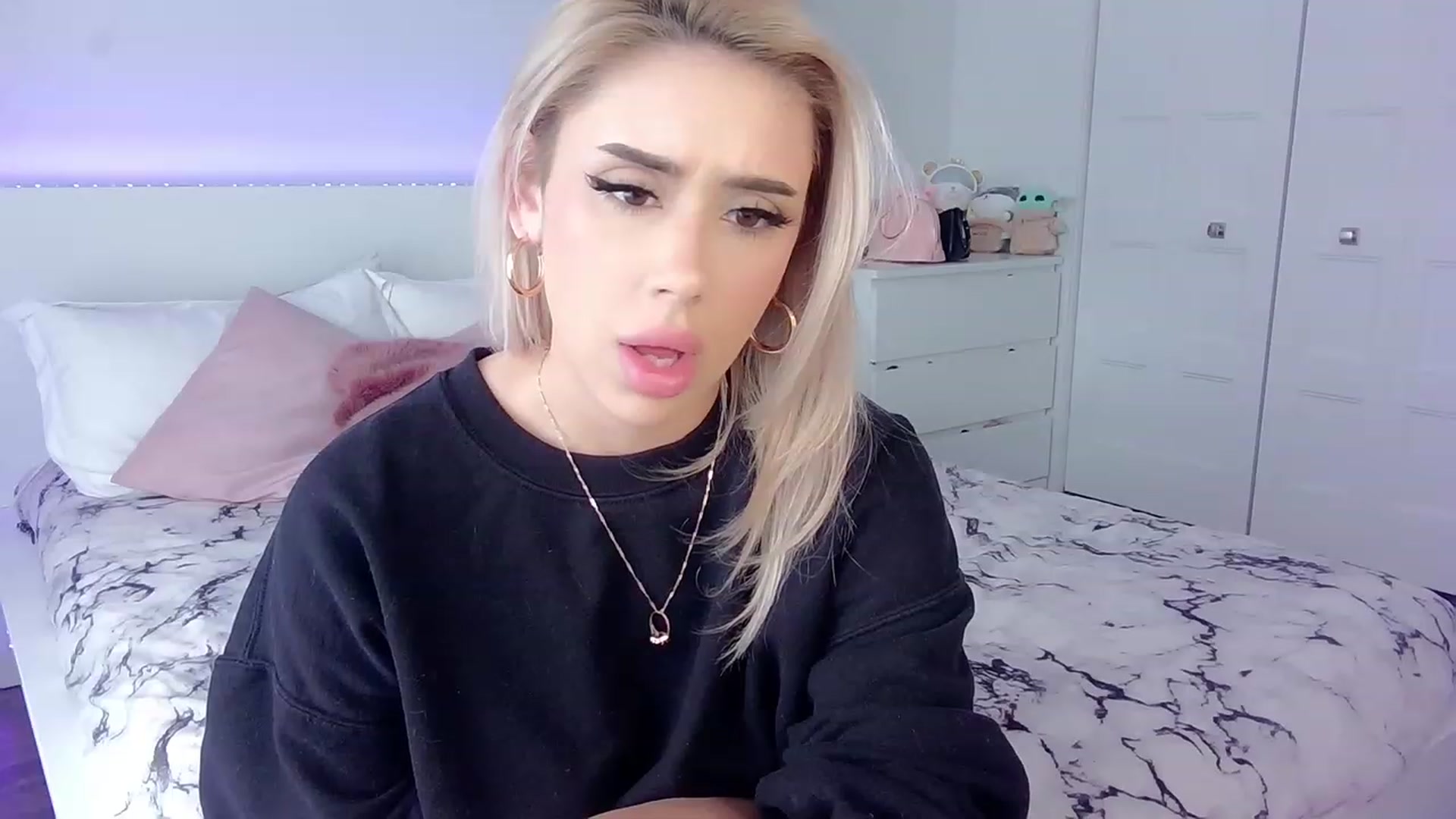Gallery image thumbnail from BarbieAmy's myfreecams stream on, 04/26/2023, 18:18 image 4 of 20