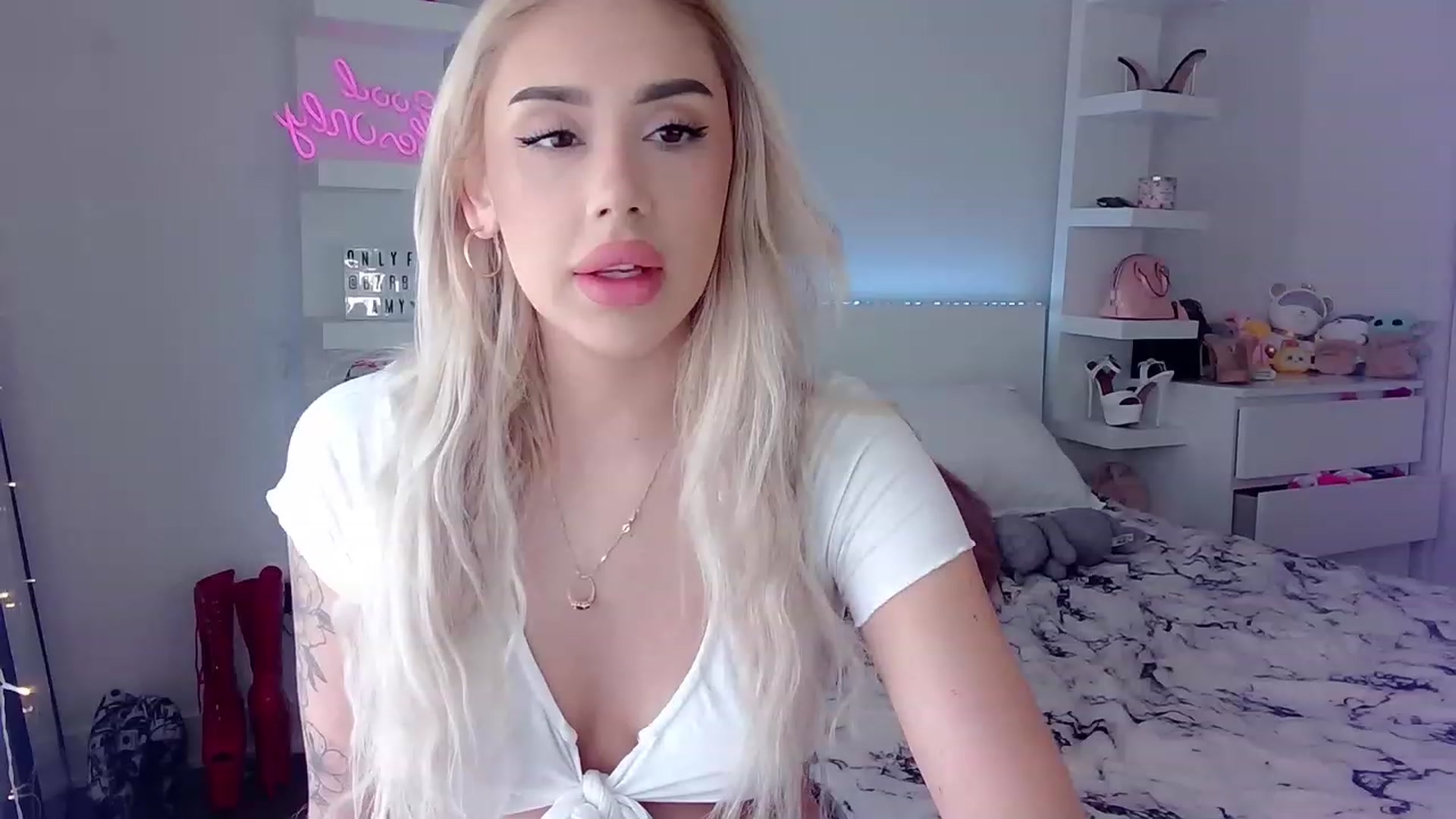 Gallery image thumbnail from BarbieAmy's myfreecams stream on, 05/09/2023, 17:11 image 5 of 20