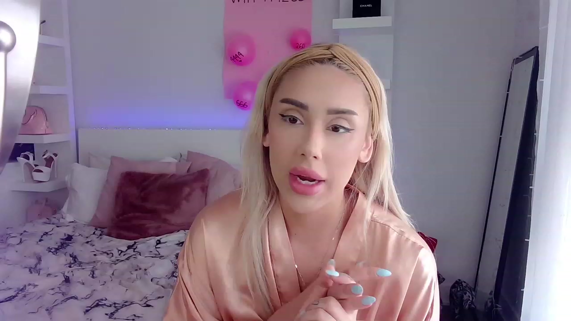 Gallery image thumbnail from BarbieAmy's myfreecams stream on, 05/18/2023, 20:29 image 12 of 20