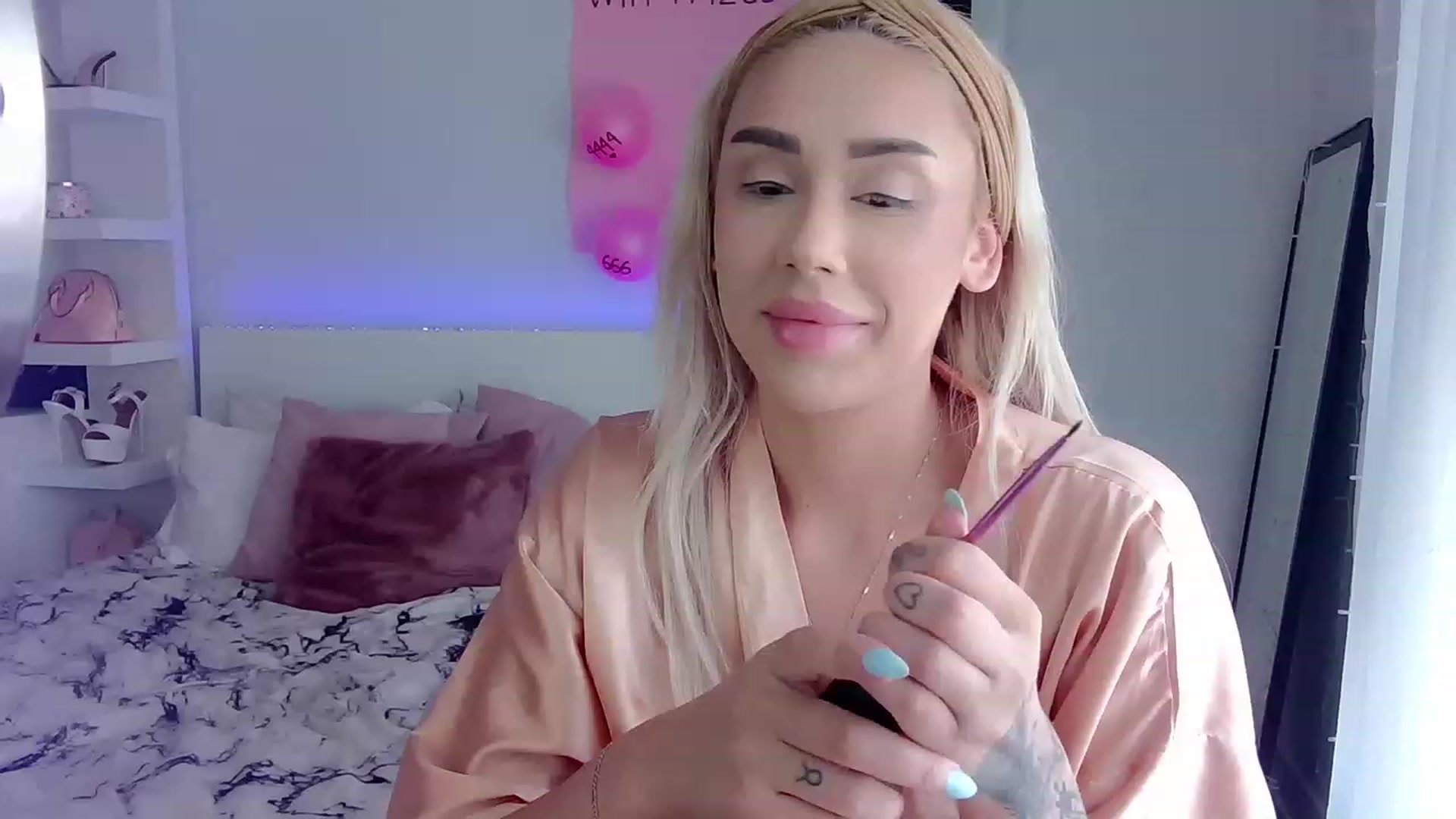 Gallery image thumbnail from BarbieAmy's myfreecams stream on, 05/18/2023, 20:29 image 8 of 20