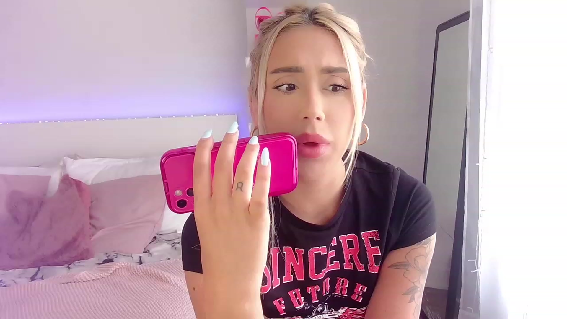 Gallery image thumbnail from BarbieAmy's myfreecams stream on, 06/03/2023, 17:51 image 18 of 20