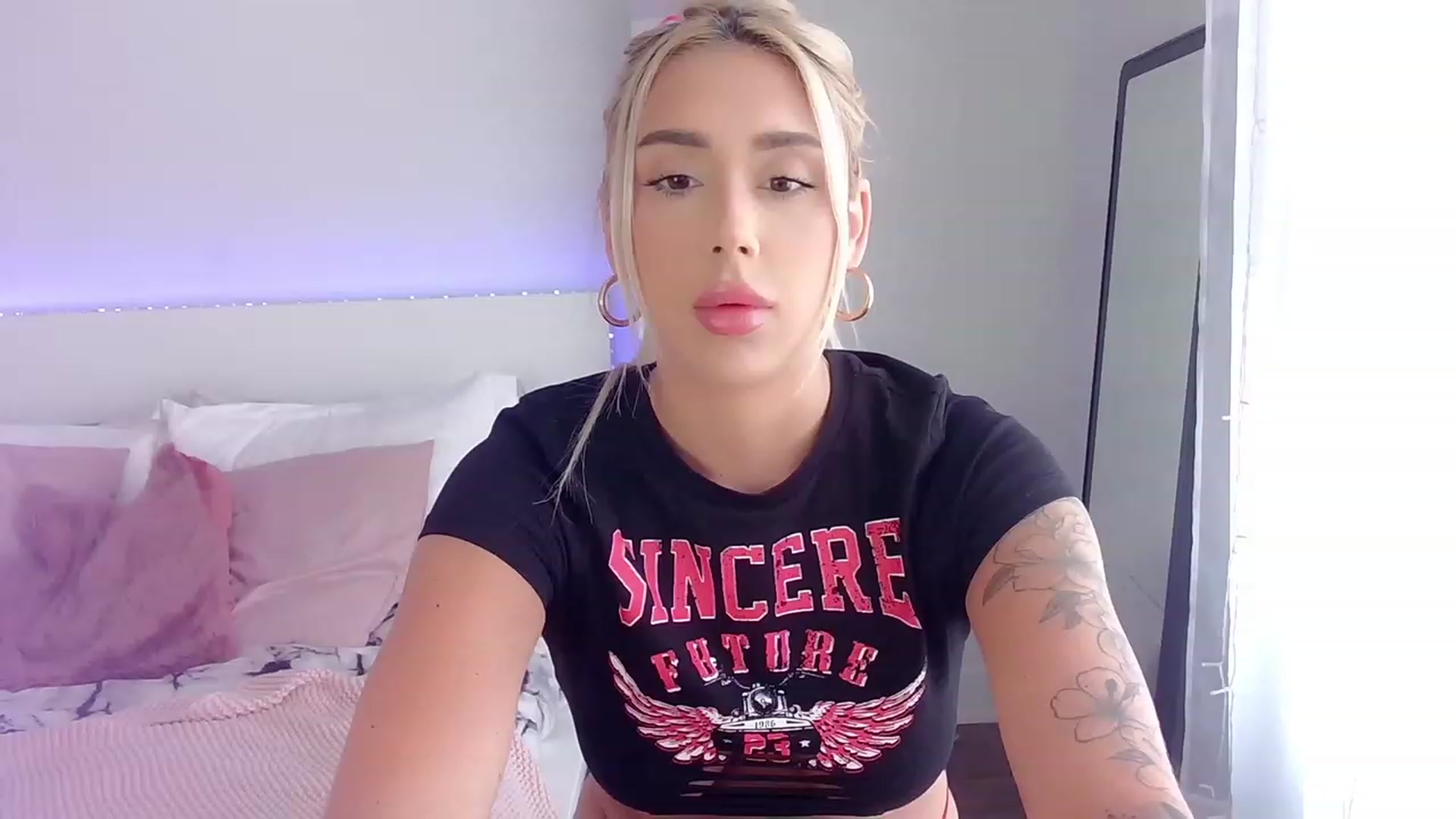 Gallery image thumbnail from BarbieAmy's myfreecams stream on, 06/03/2023, 17:51 image 16 of 20