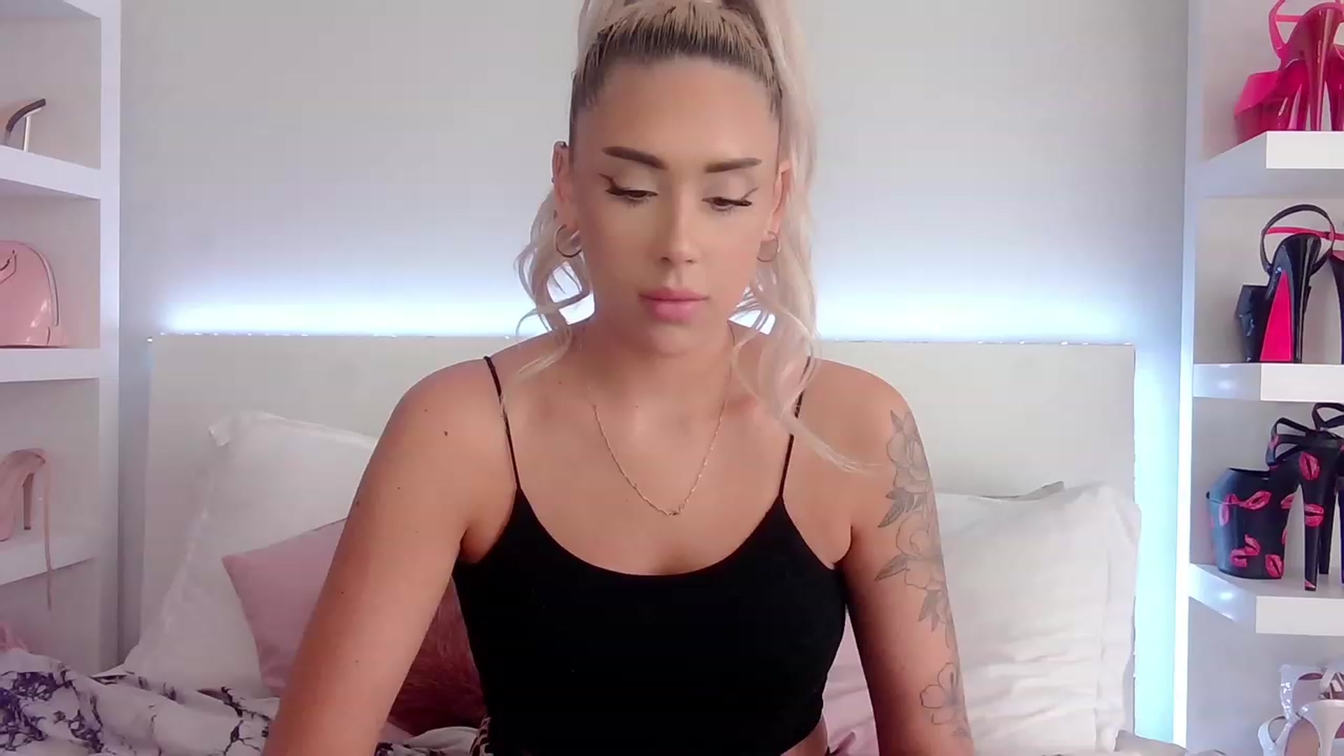 Gallery image thumbnail from BarbieAmy's myfreecams stream on, 06/12/2023, 22:23 image 5 of 20