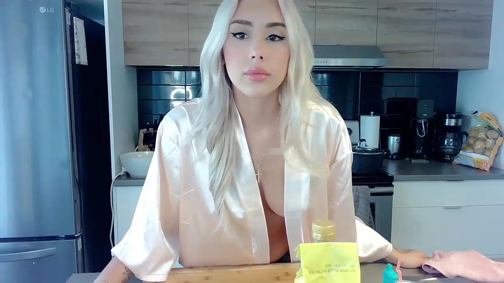 Gallery image thumbnail from BarbieAmy's myfreecams stream on, 07/07/2023, 01:25 image 7 of 20