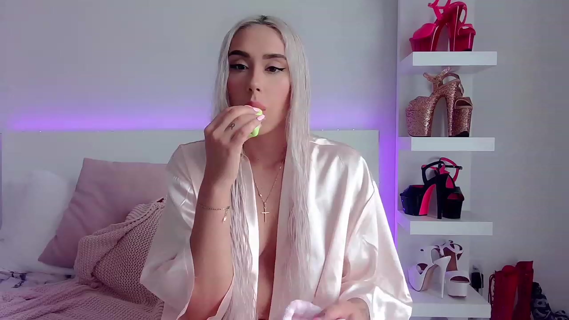 Gallery image thumbnail from BarbieAmy's myfreecams stream on, 08/03/2023, 21:24 image 19 of 20