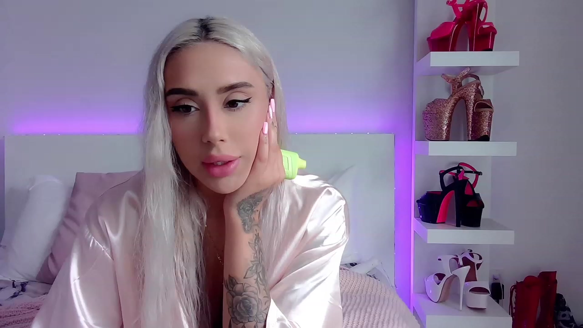 Gallery image thumbnail from BarbieAmy's myfreecams stream on, 08/03/2023, 22:12 image 18 of 20
