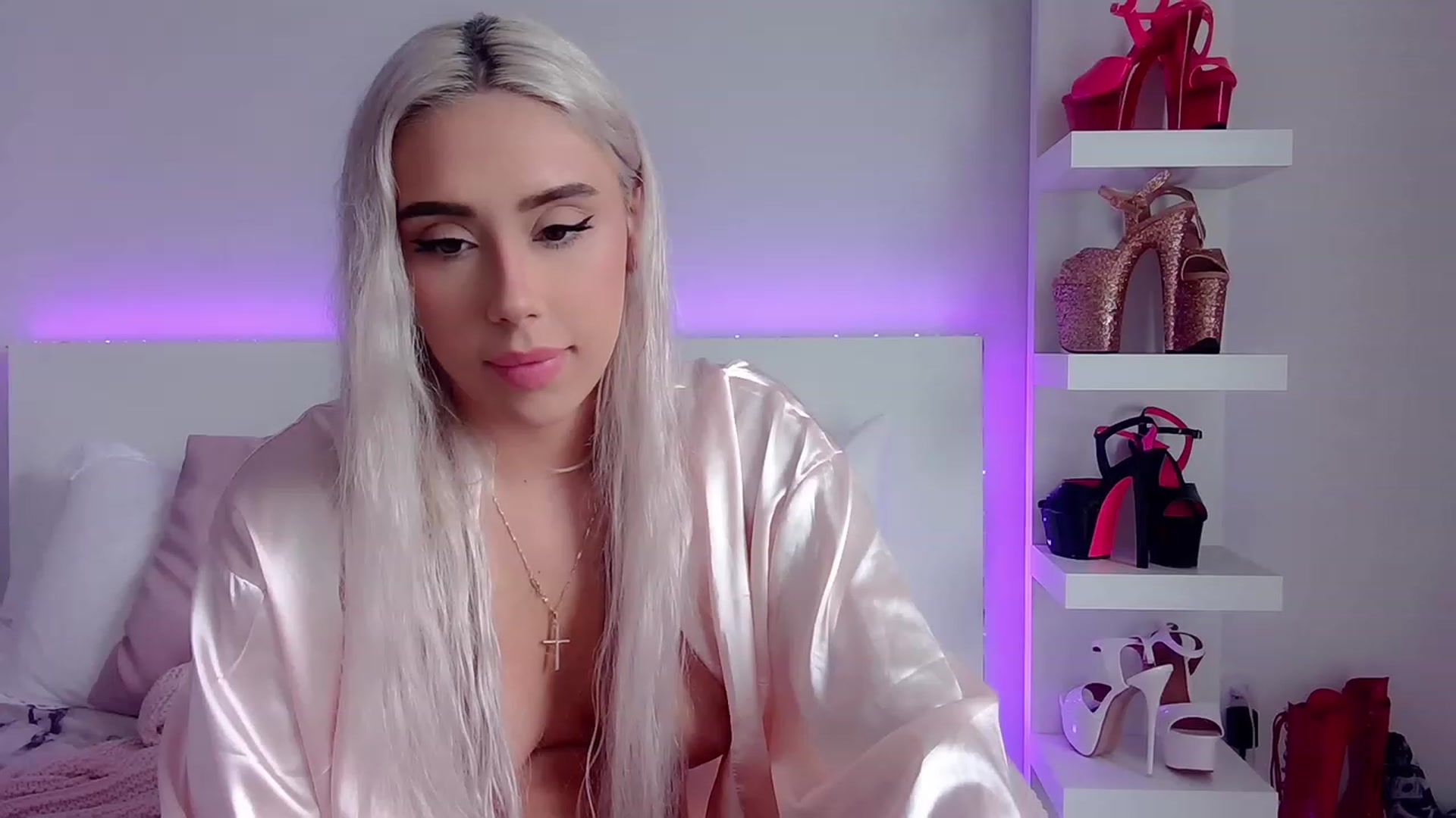 Gallery image thumbnail from BarbieAmy's myfreecams stream on, 08/03/2023, 22:12 image 17 of 20