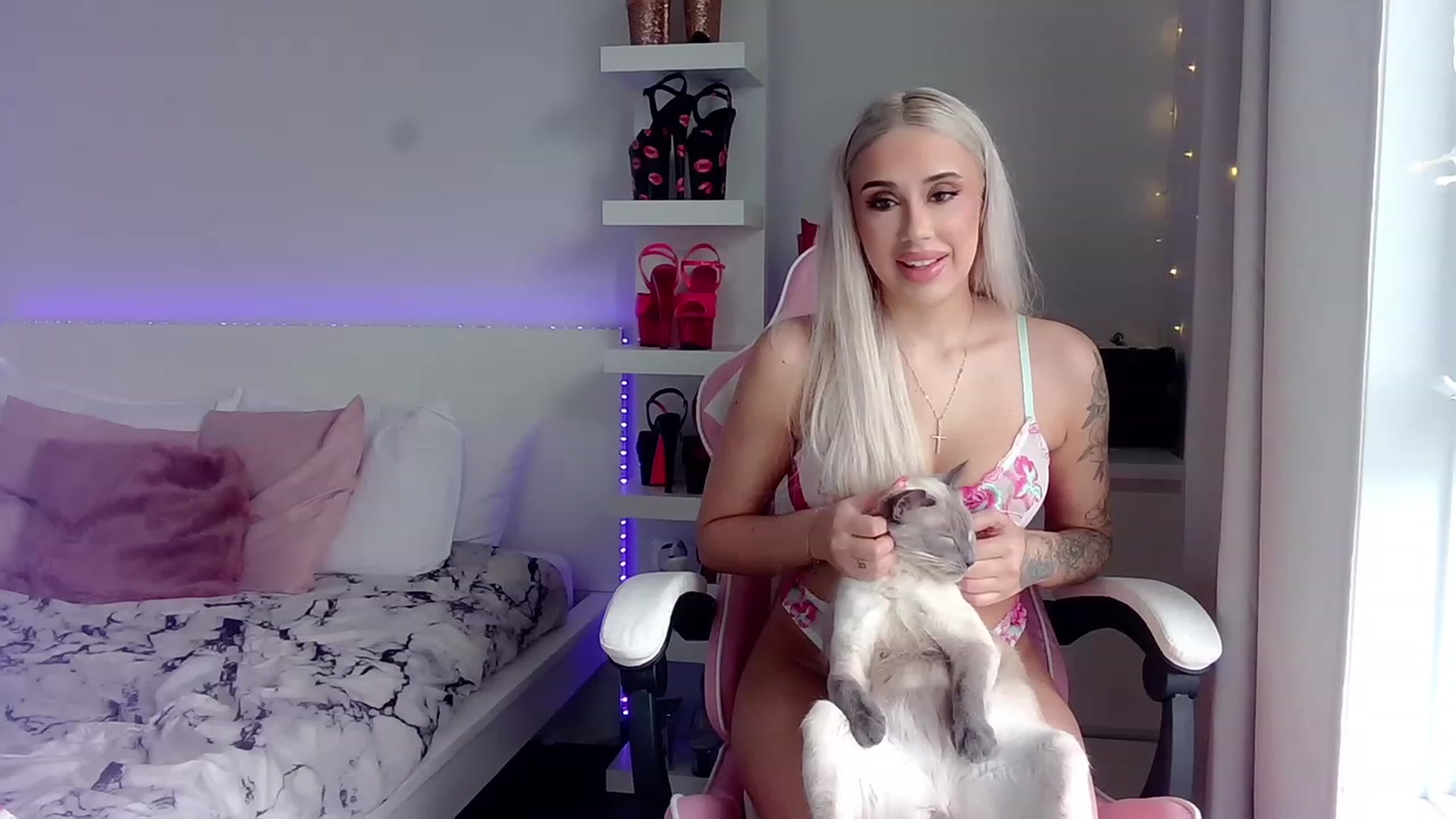 Gallery image thumbnail from BarbieAmy's myfreecams stream on, 08/29/2023, 15:25 image 8 of 20