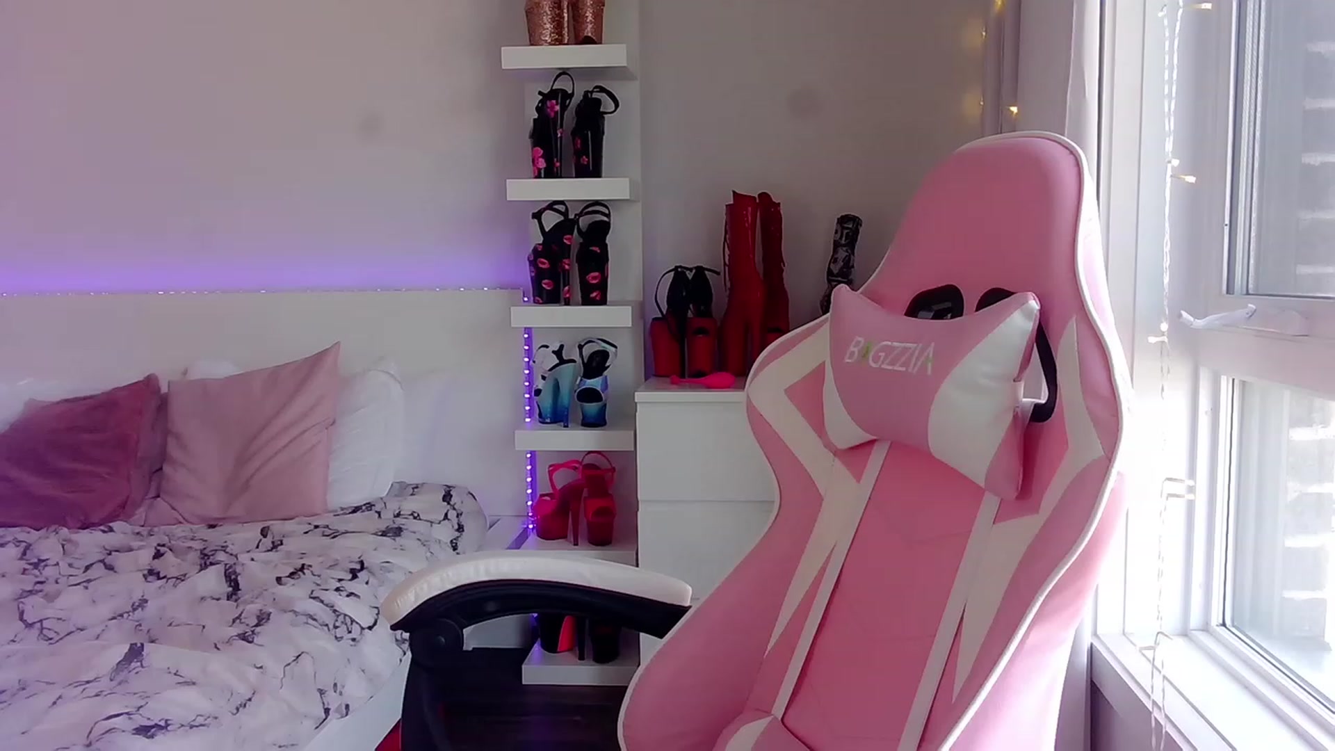 Gallery image thumbnail from BarbieAmy's myfreecams stream on, 09/03/2023, 15:13 image 13 of 20