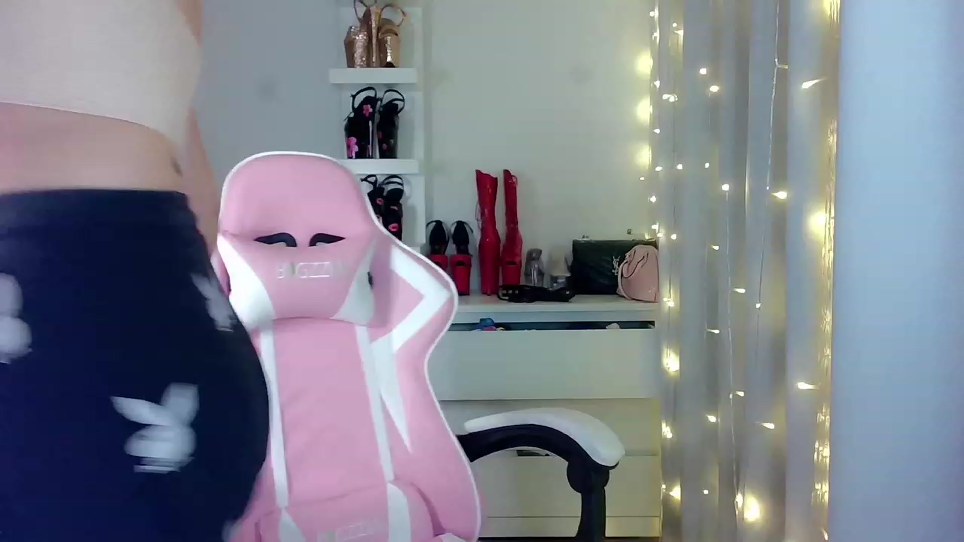 Gallery image thumbnail from BarbieAmy's myfreecams stream on, 09/23/2023, 01:21 image 14 of 20