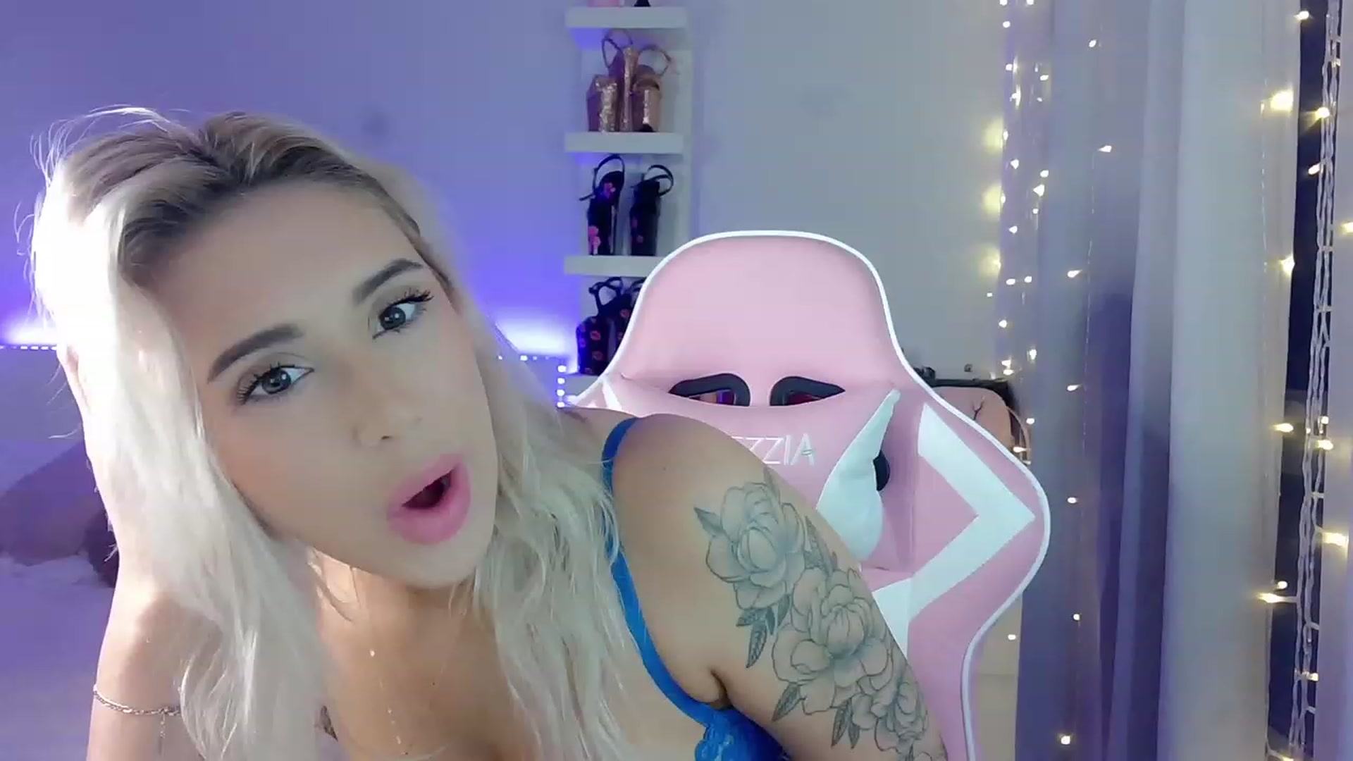 Gallery image thumbnail from BarbieAmy's myfreecams stream on, 09/26/2023, 01:34 image 14 of 20