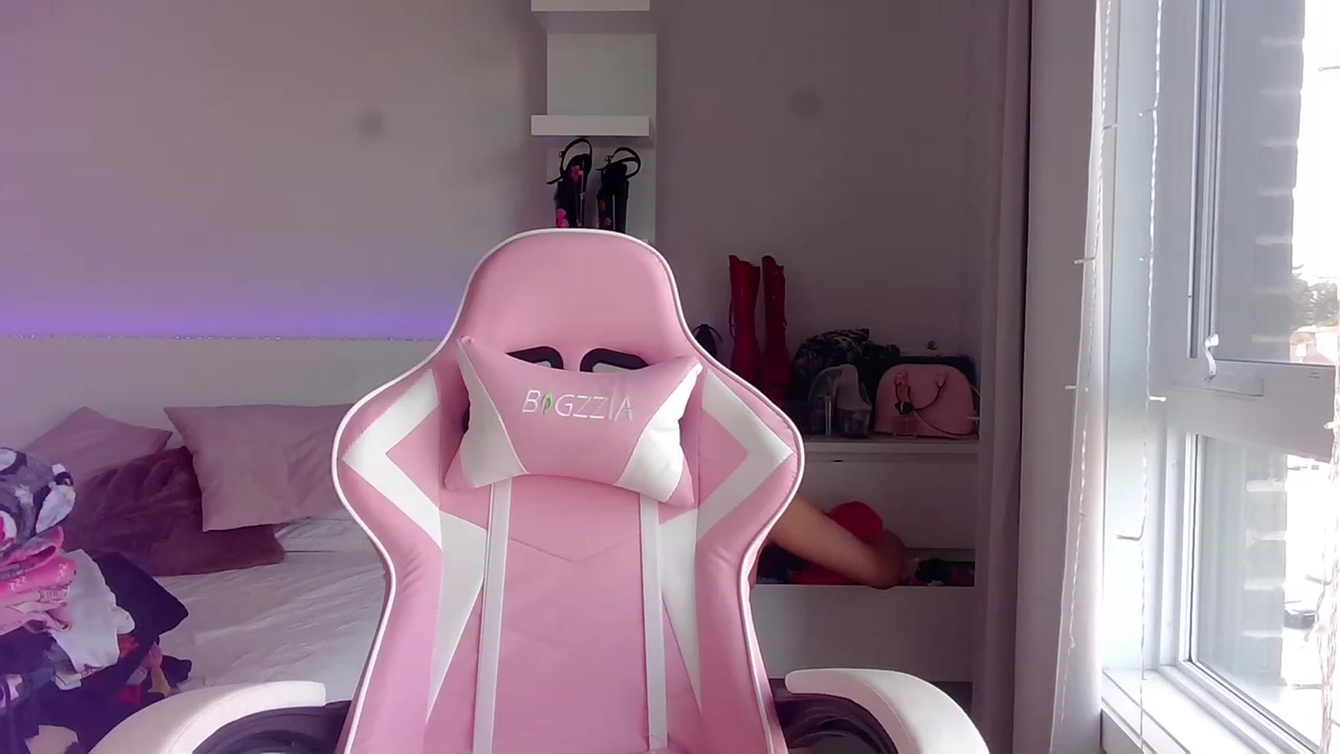 Gallery image thumbnail from BarbieAmy's myfreecams stream on, 09/26/2023, 17:45 image 3 of 20