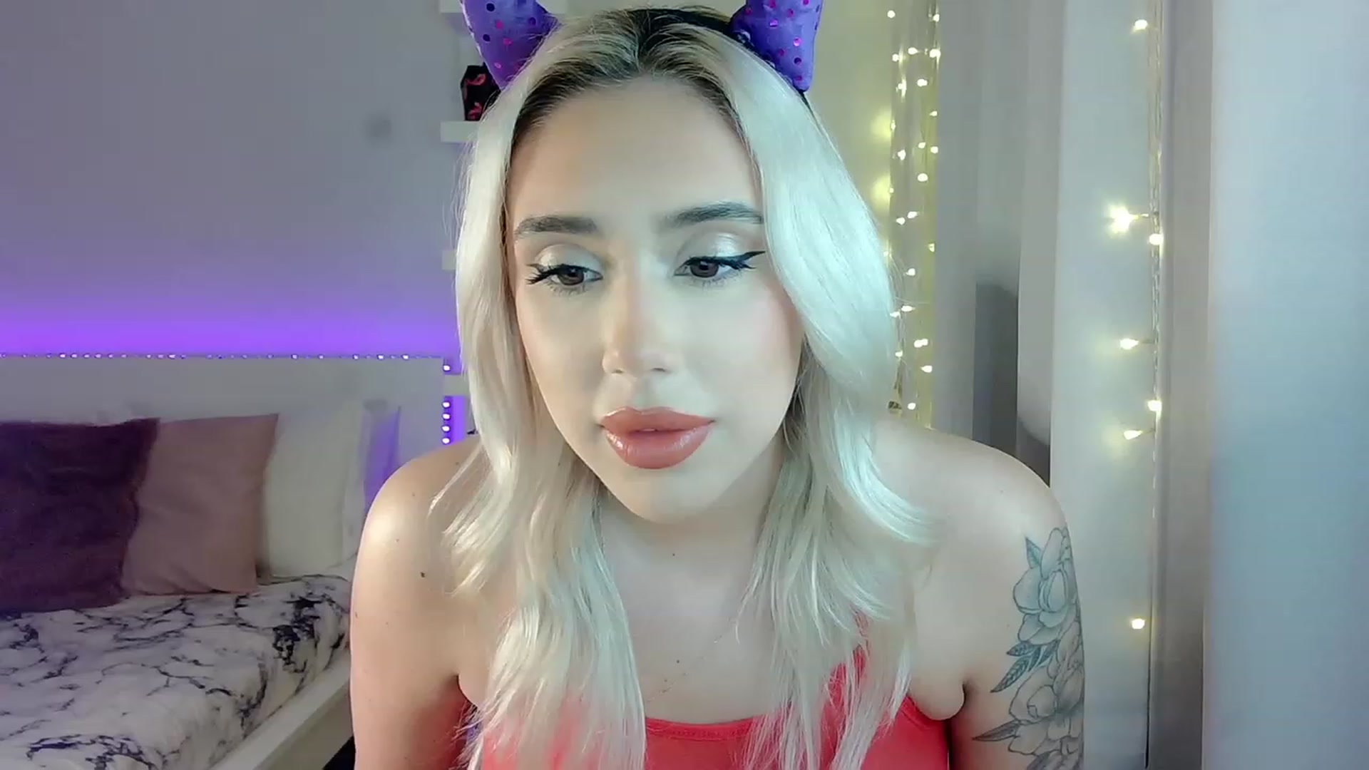 Gallery image thumbnail from BarbieAmy's myfreecams stream on, 10/28/2023, 01:40 image 8 of 20