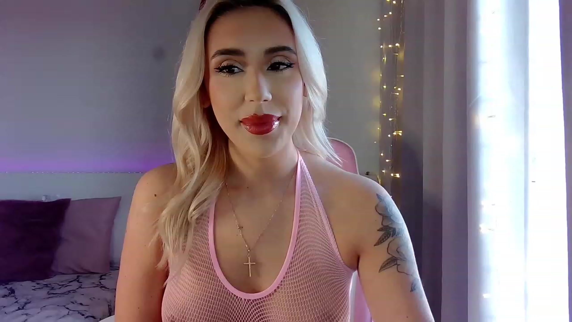 Gallery image thumbnail from BarbieAmy's myfreecams stream on, 10/28/2023, 19:06 image 18 of 20