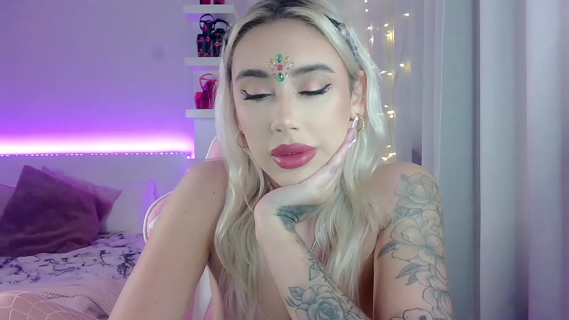 Gallery image thumbnail from BarbieAmy's myfreecams stream on, 10/31/2023, 21:58 image 9 of 20