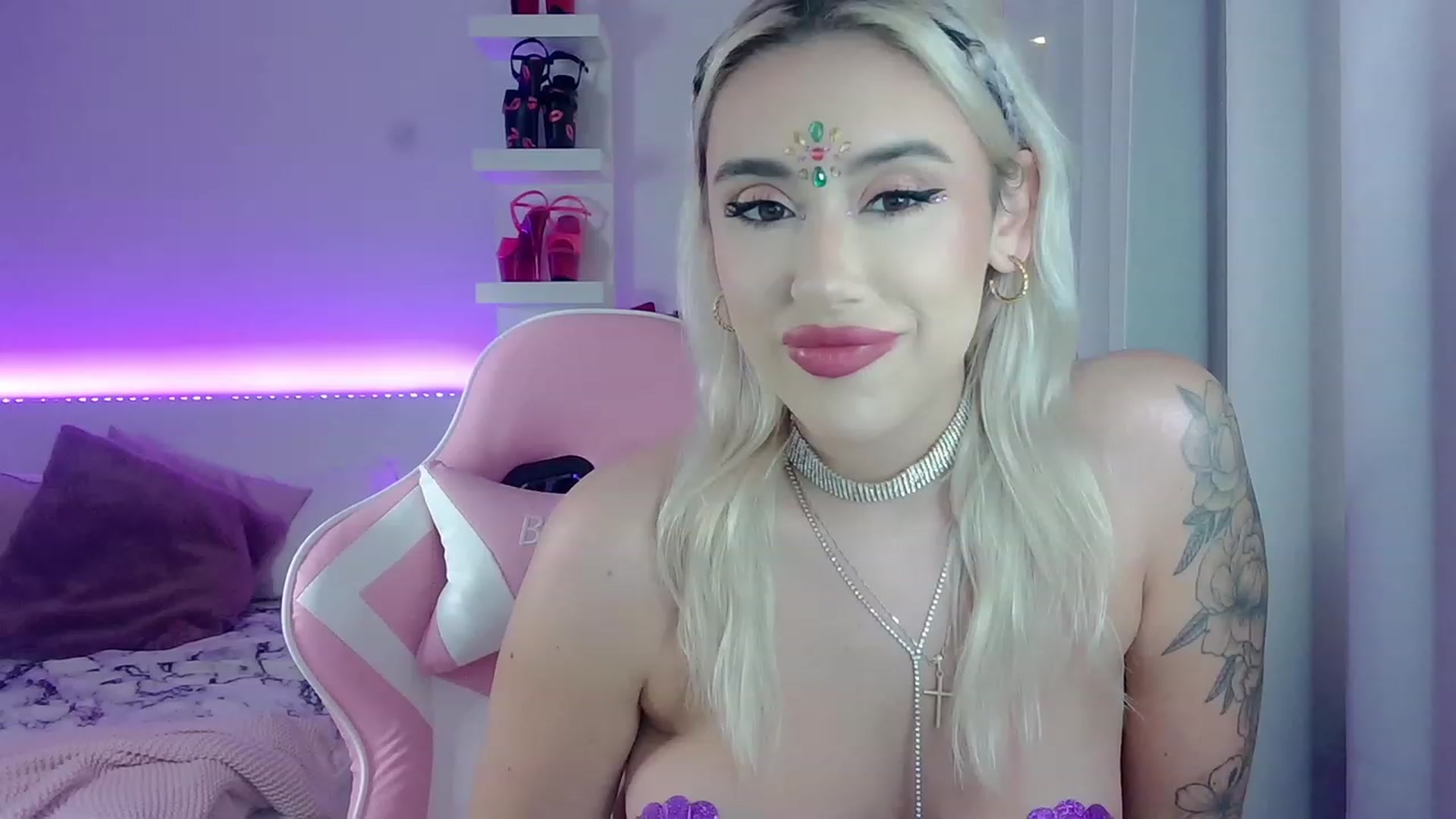 Gallery image thumbnail from BarbieAmy's myfreecams stream on, 10/31/2023, 21:58 image 15 of 20