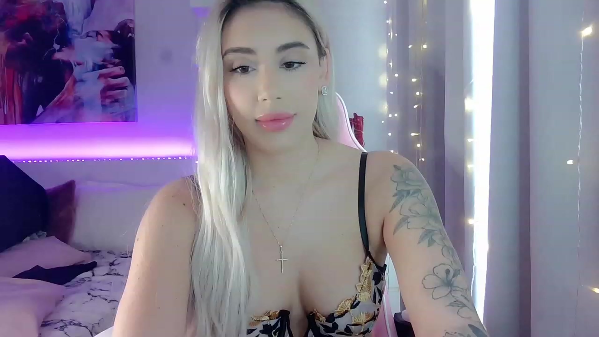 Gallery image thumbnail from BarbieAmy's myfreecams stream on, 12/04/2023, 16:42 image 8 of 20