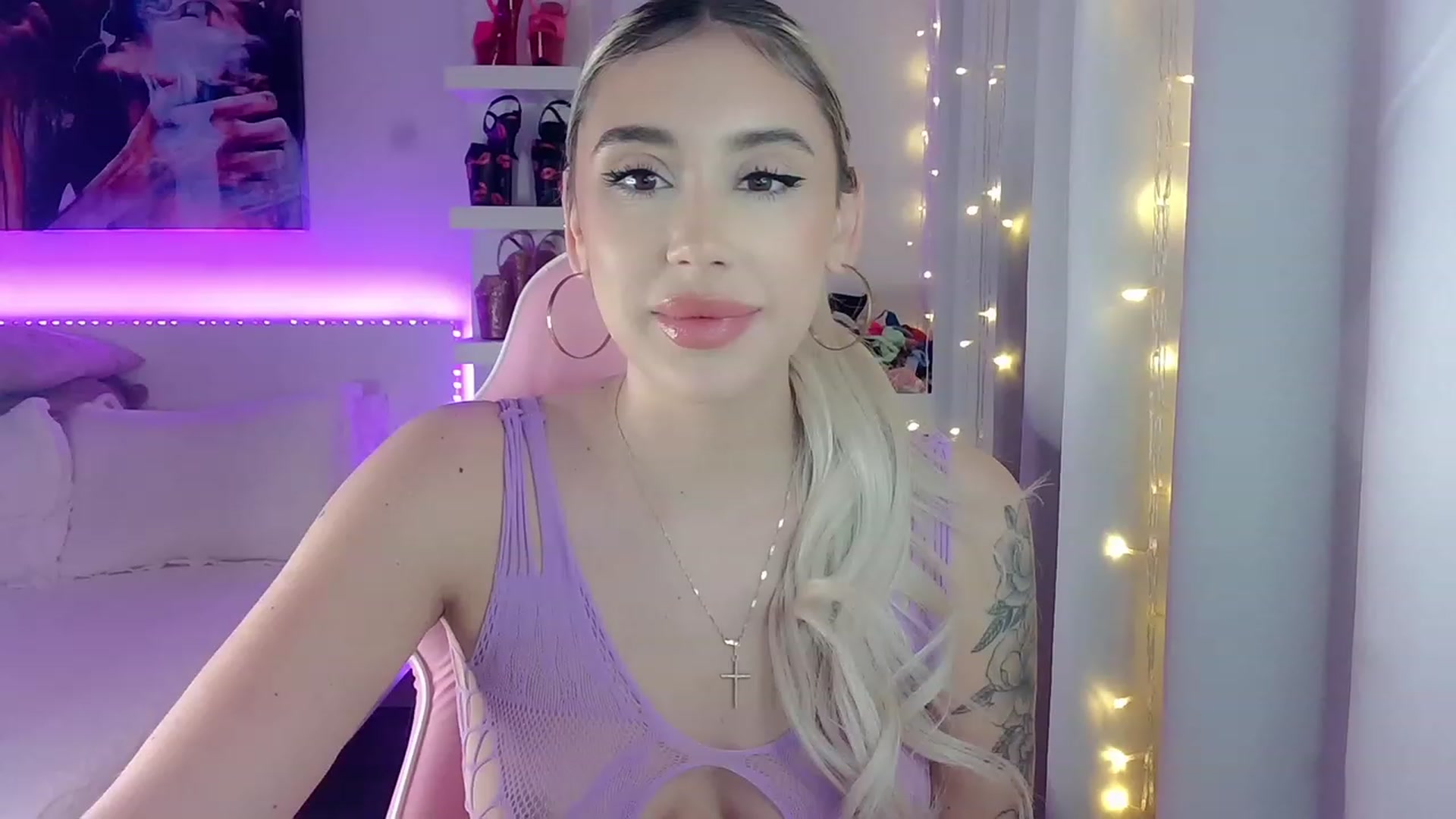 Gallery image thumbnail from BarbieAmy's myfreecams stream on, 12/12/2023, 01:46 image 1 of 20