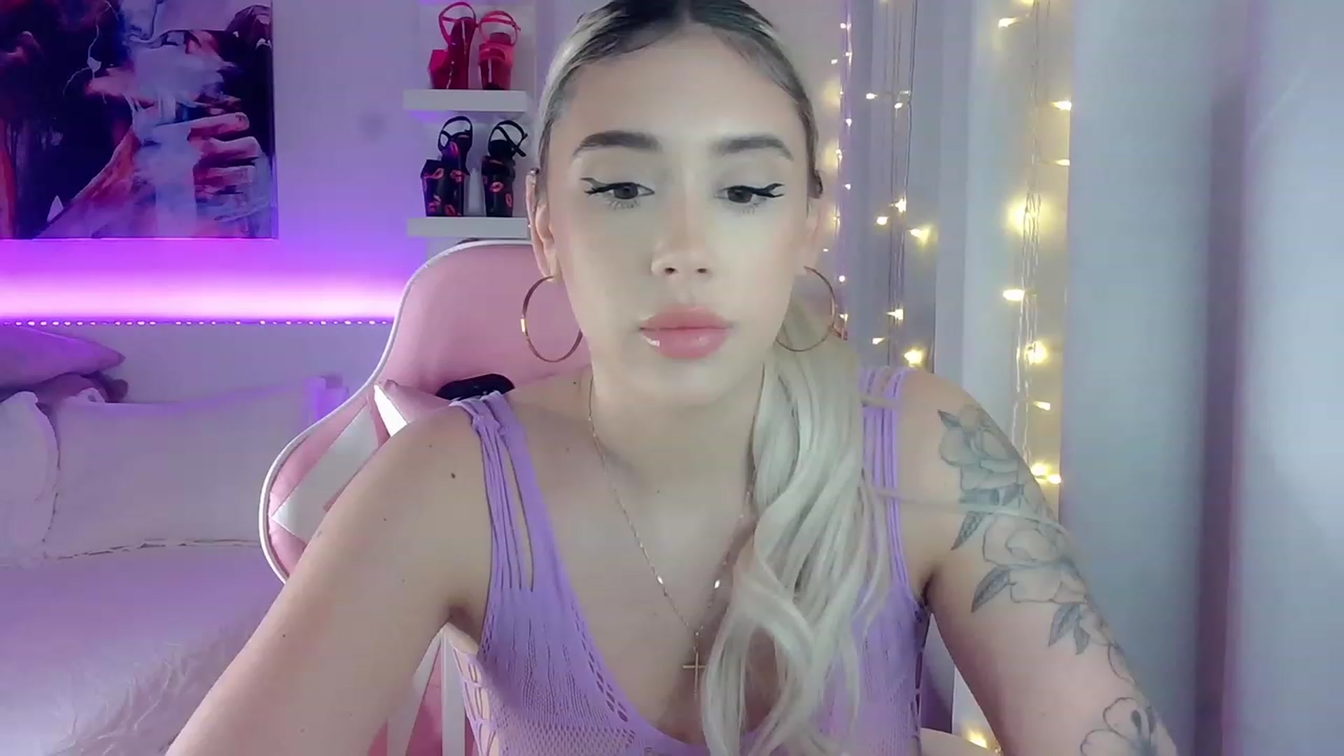 Gallery image thumbnail from BarbieAmy's myfreecams stream on, 12/12/2023, 01:46 image 15 of 20