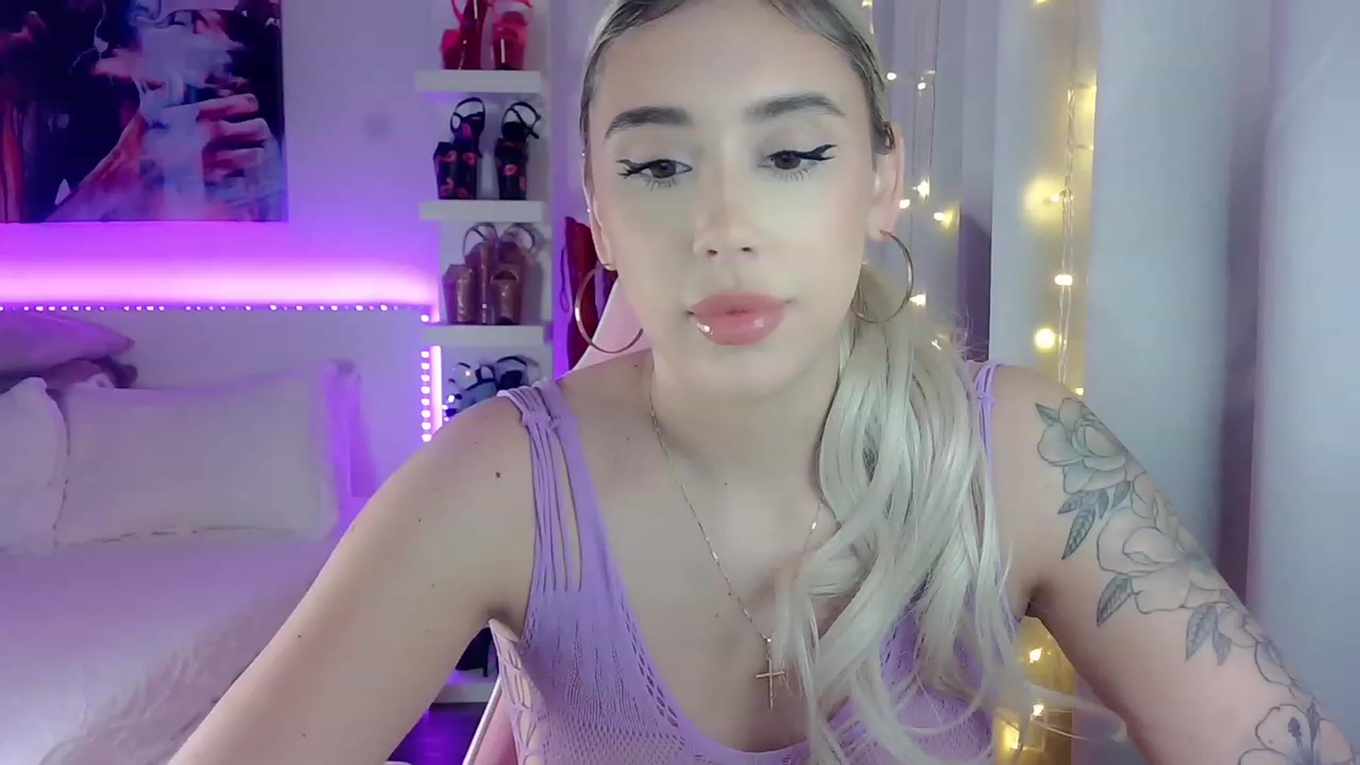 Gallery image thumbnail from BarbieAmy's myfreecams stream on, 12/12/2023, 01:46 image 17 of 20
