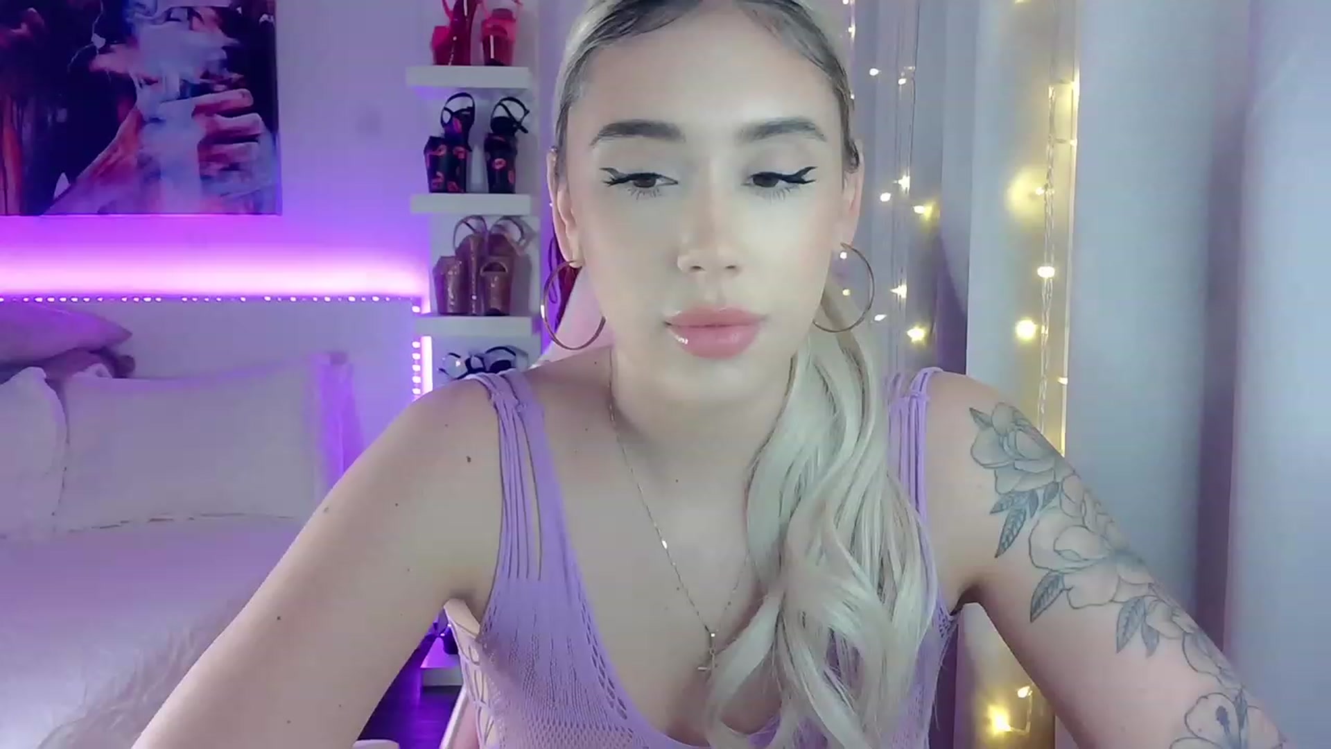 Gallery image thumbnail from BarbieAmy's myfreecams stream on, 12/12/2023, 01:46 image 16 of 20