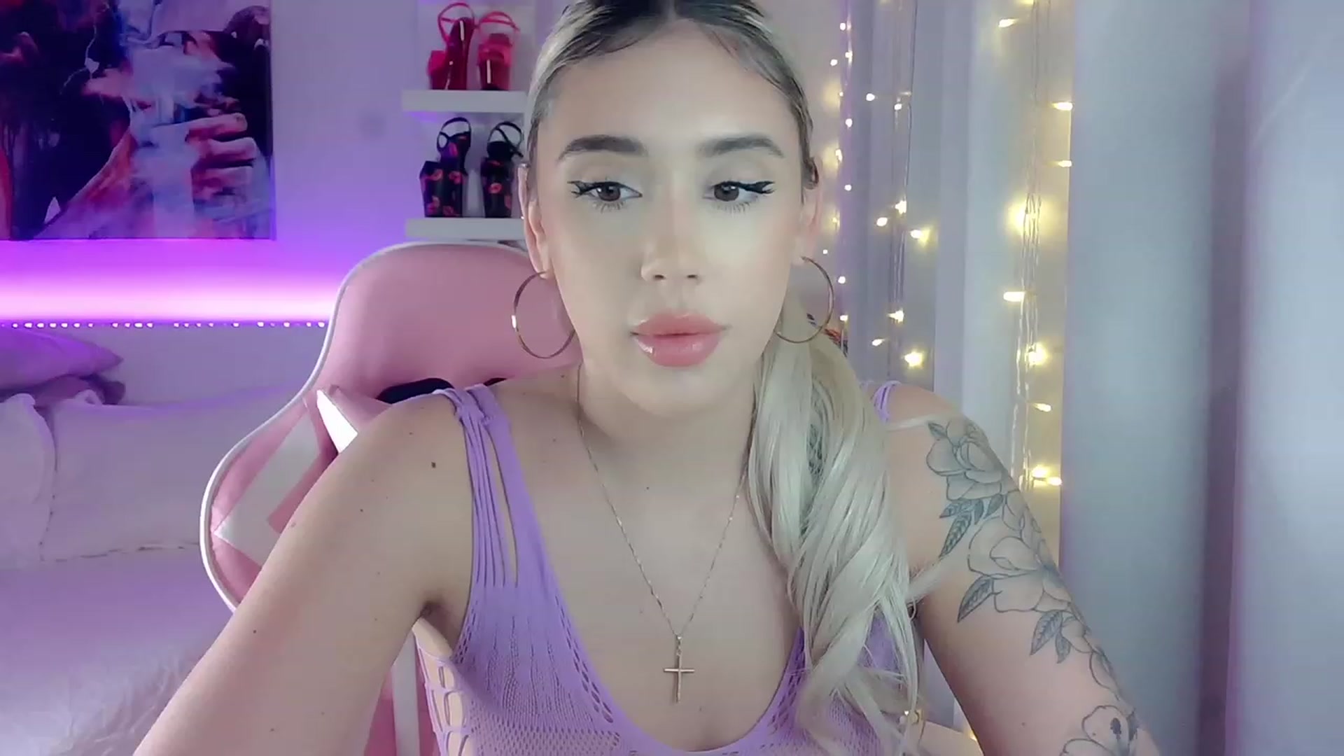 Gallery image thumbnail from BarbieAmy's myfreecams stream on, 12/12/2023, 01:46 image 14 of 20