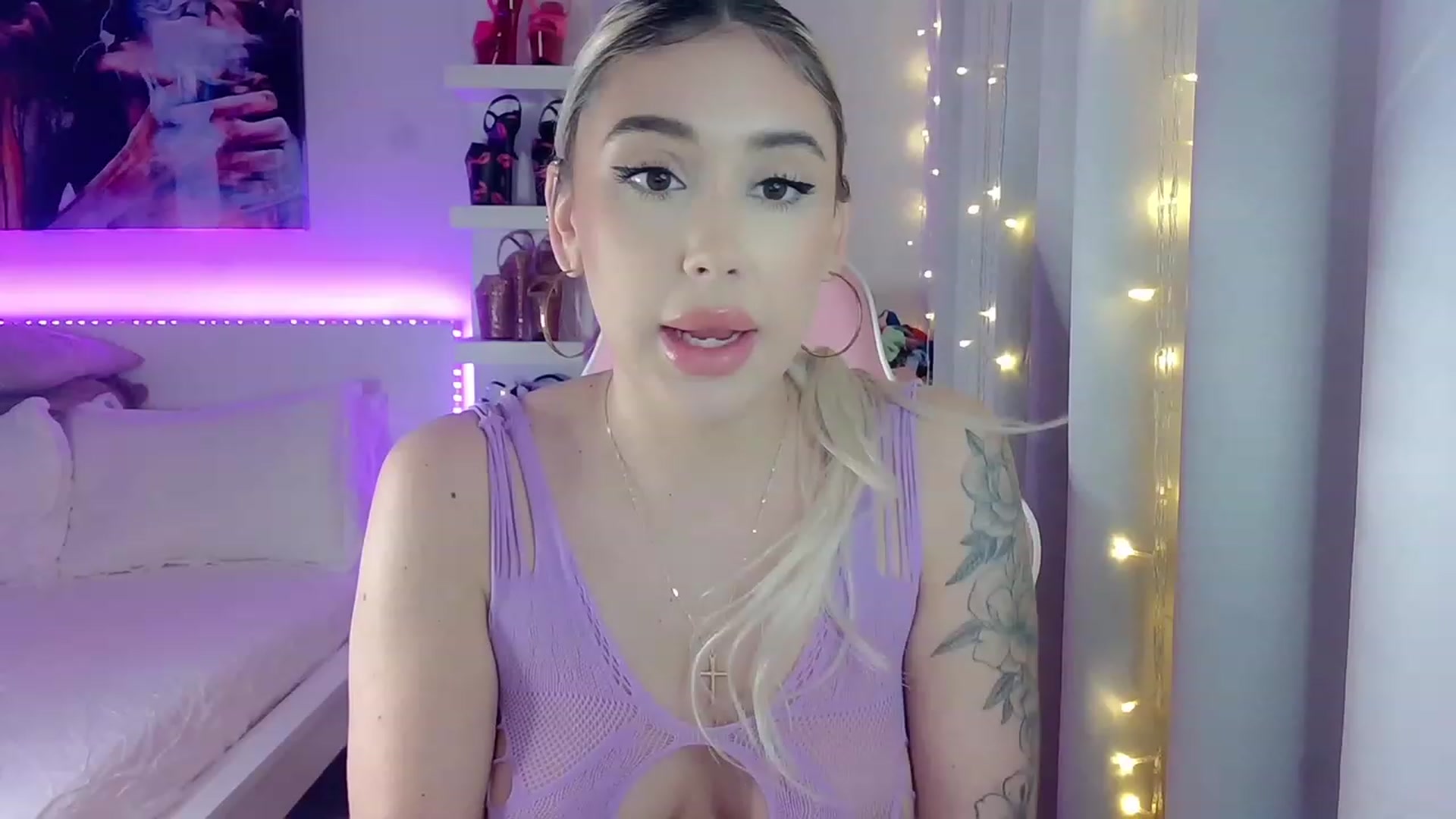 Gallery image thumbnail from BarbieAmy's myfreecams stream on, 12/12/2023, 01:46 image 5 of 20