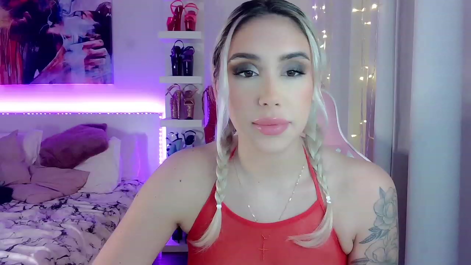 Gallery image thumbnail from BarbieAmy's myfreecams stream on, 12/20/2023, 01:42 image 17 of 20