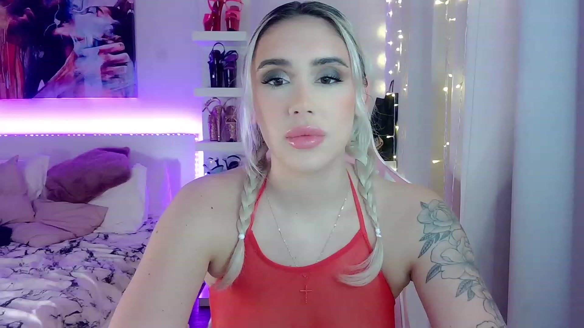 Gallery image thumbnail from BarbieAmy's myfreecams stream on, 12/20/2023, 01:42 image 11 of 20