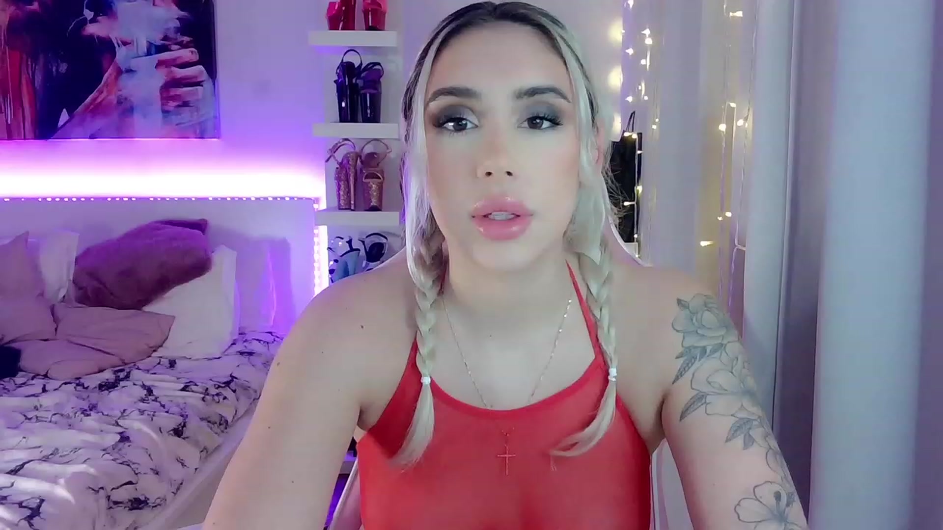 Gallery image thumbnail from BarbieAmy's myfreecams stream on, 12/20/2023, 01:42 image 18 of 20