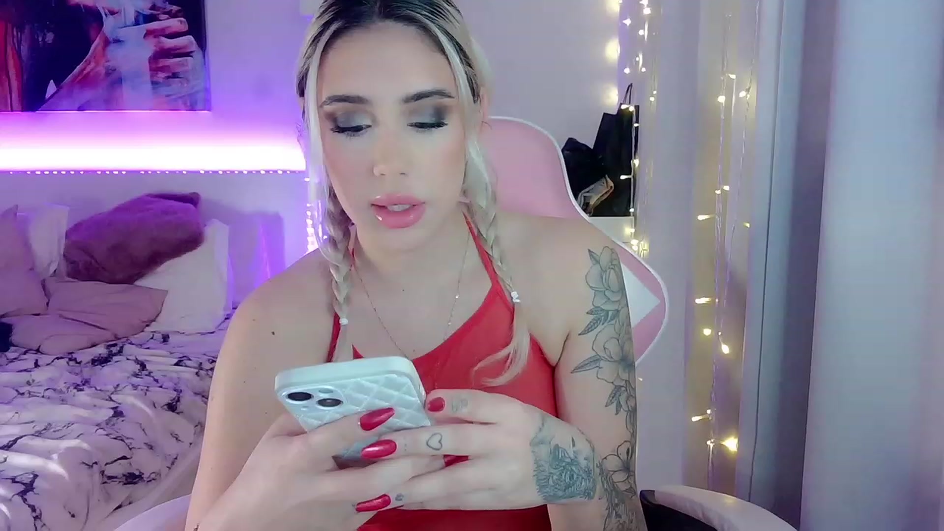 Gallery image thumbnail from BarbieAmy's myfreecams stream on, 12/20/2023, 01:42 image 16 of 20