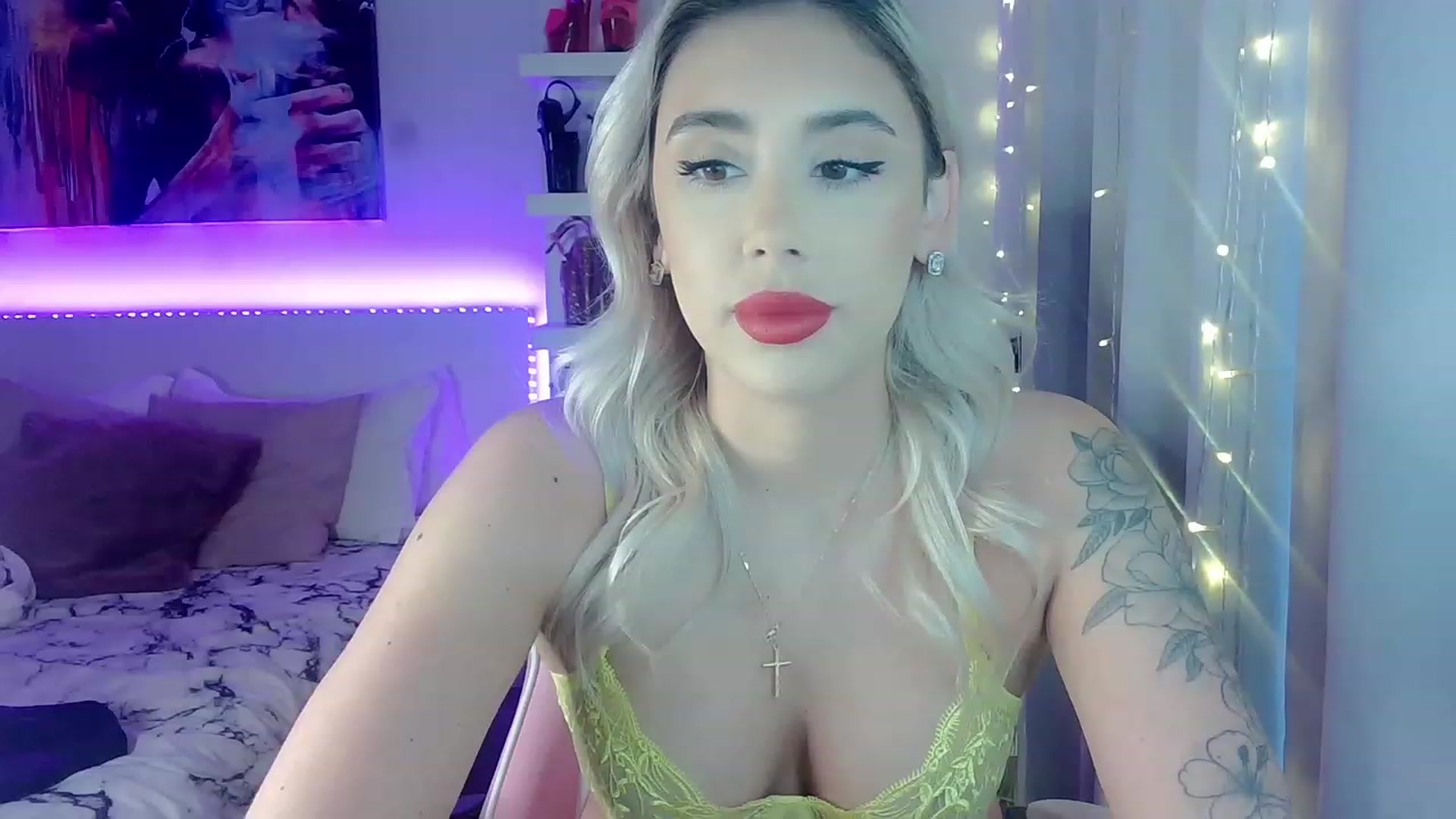 Gallery image thumbnail from BarbieAmy's myfreecams stream on, 12/29/2023, 21:11 image 16 of 20