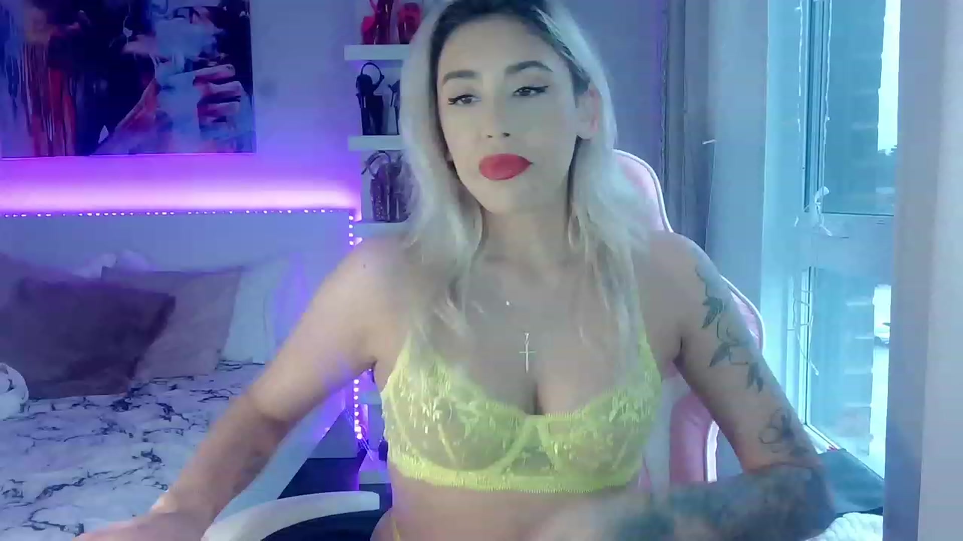 Gallery image thumbnail from BarbieAmy's myfreecams stream on, 12/29/2023, 21:11 image 6 of 20