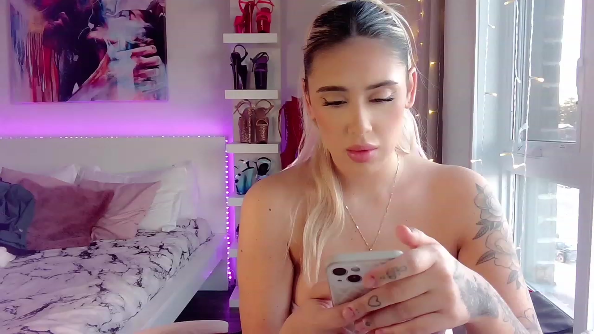 Gallery image thumbnail from BarbieAmy's myfreecams stream on, 01/04/2024, 21:03 image 3 of 20