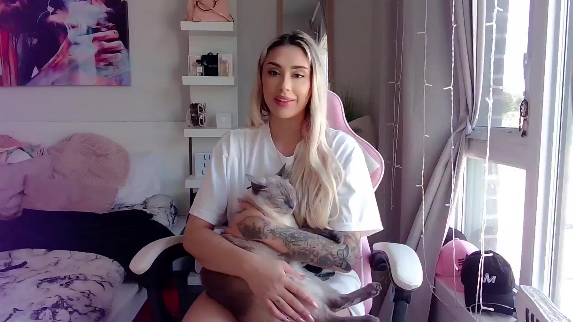 Gallery image thumbnail from BarbieAmy's myfreecams stream on, 06/03/2024, 16:40 image 16 of 20