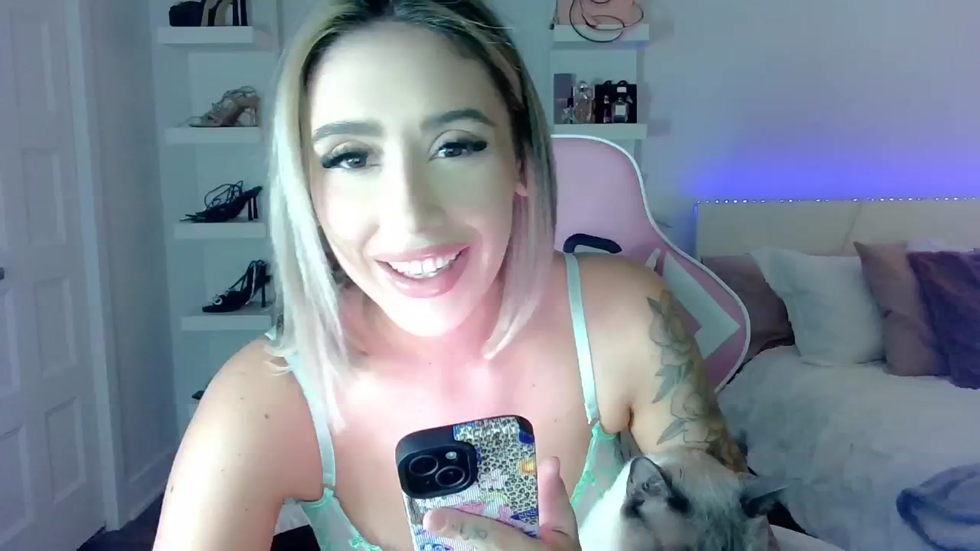 Gallery image thumbnail from BarbieAmy's myfreecams stream on, 11/23/2024, 22:58 image 17 of 20