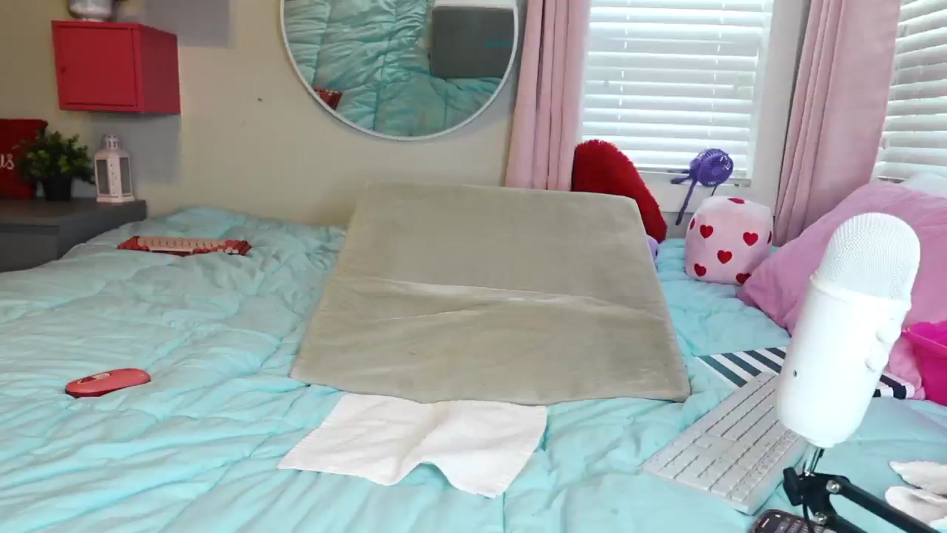 Gallery image thumbnail from BarbieBluEyes's myfreecams stream on, 06/21/2024, 24:00 image 10 of 20