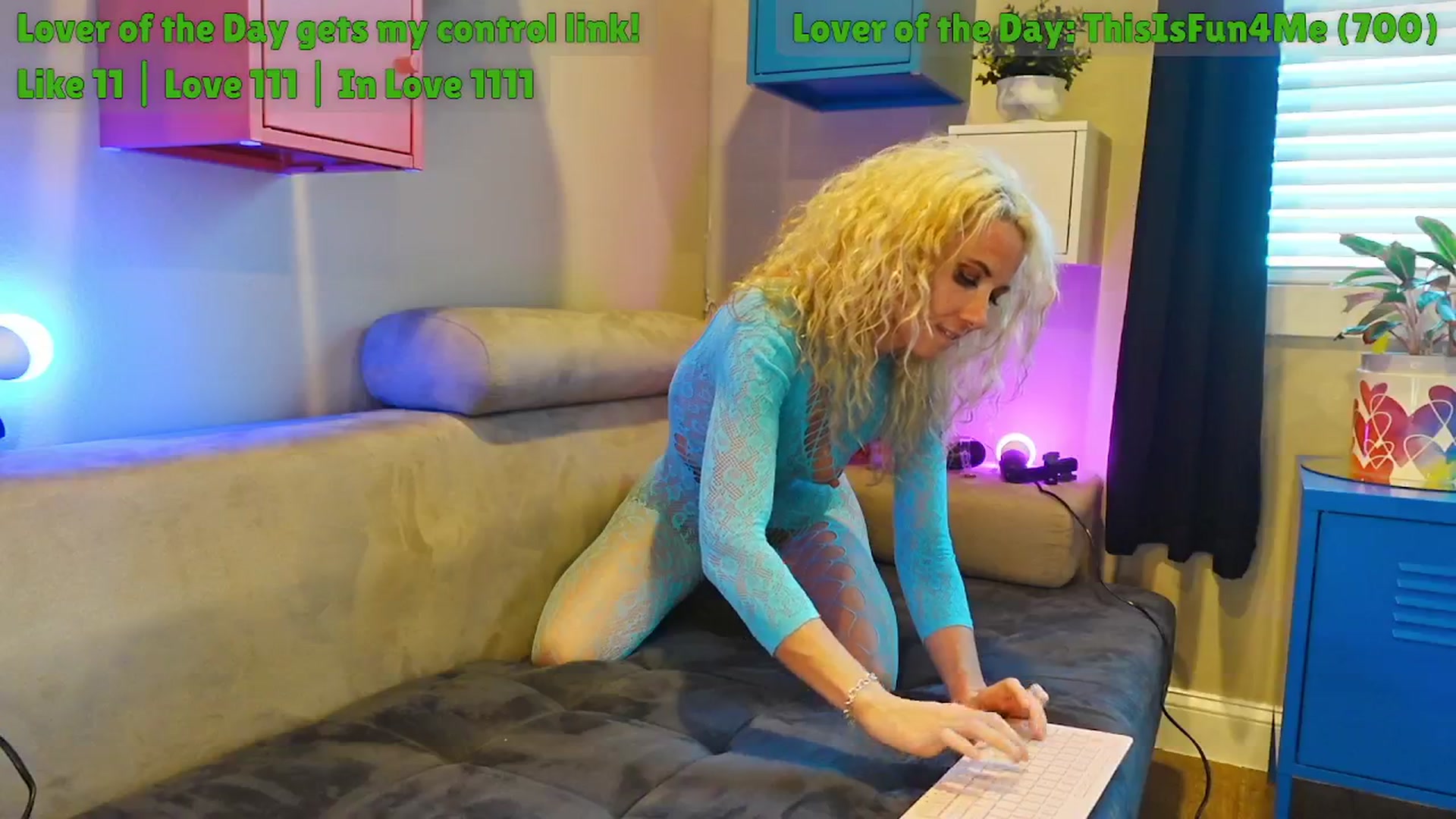 Gallery image thumbnail from BarbieBluEyes's myfreecams stream on, 06/11/2025, 24:42 image 18 of 20