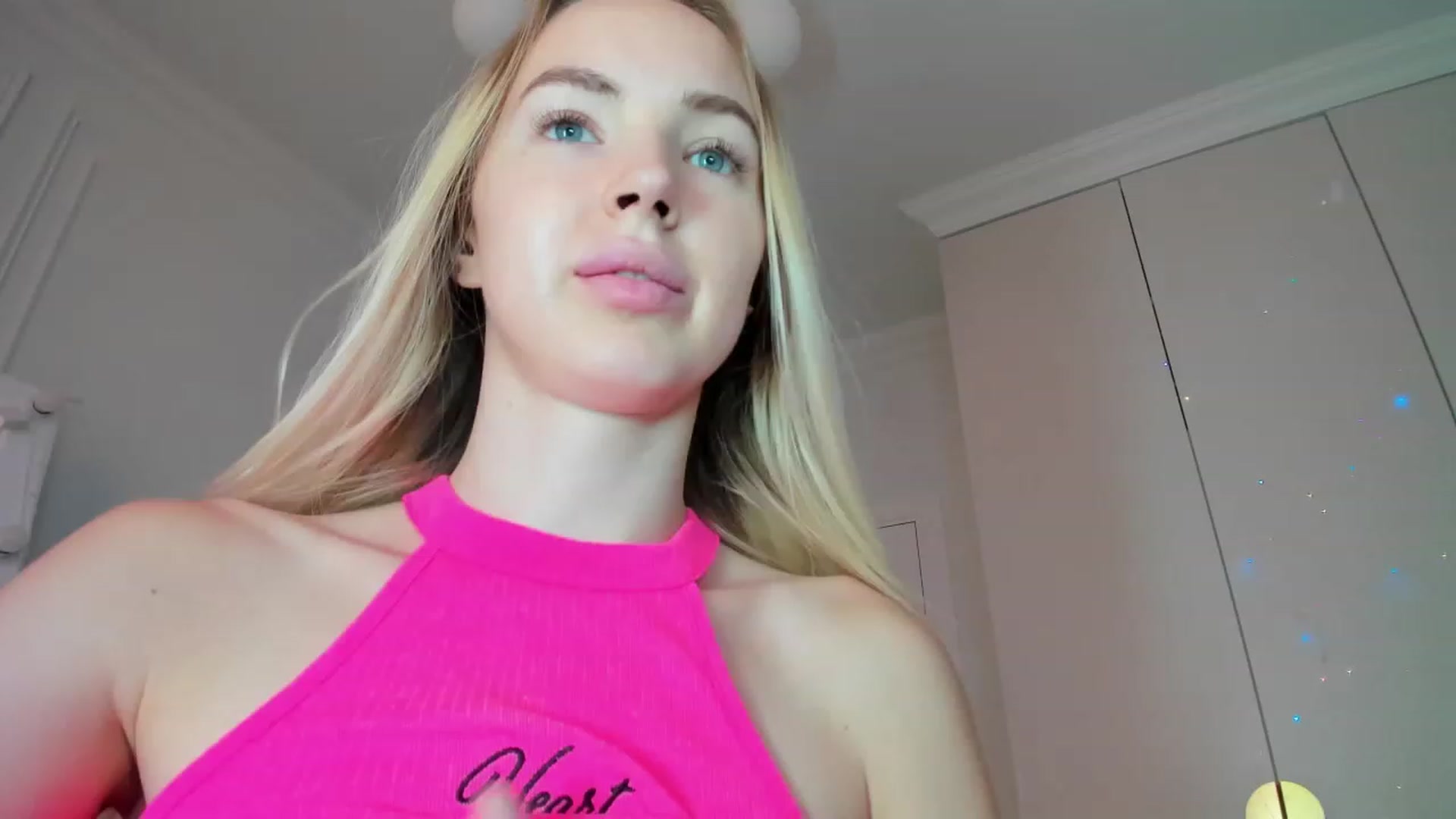 Gallery image thumbnail from BarbieX's myfreecams stream on, 12/20/2023, 10:21 image 9 of 20