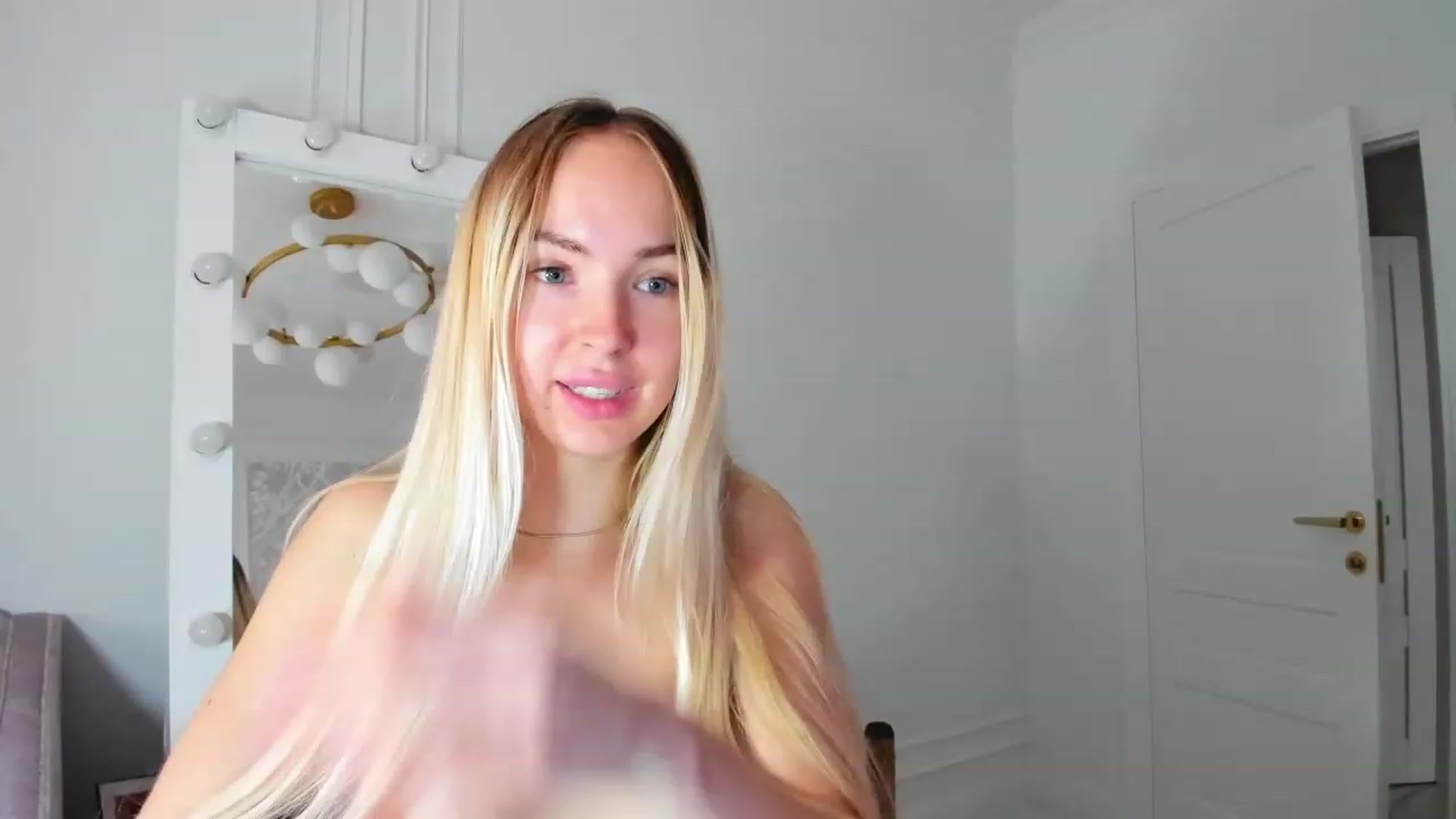 Gallery image thumbnail from BarbieX's myfreecams stream on, 12/25/2023, 10:56 image 4 of 20